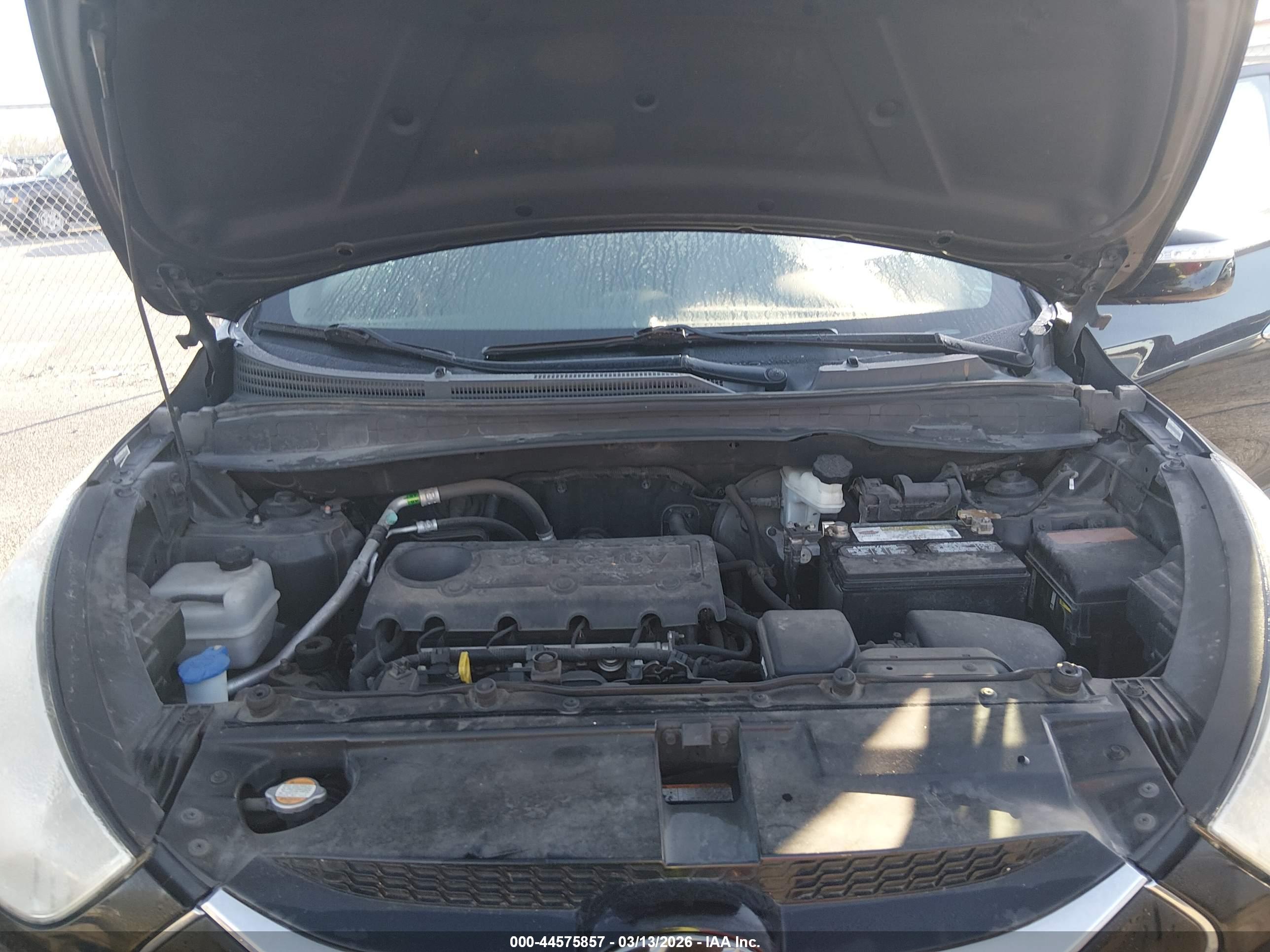 HYUNDAI TUCSON image 10