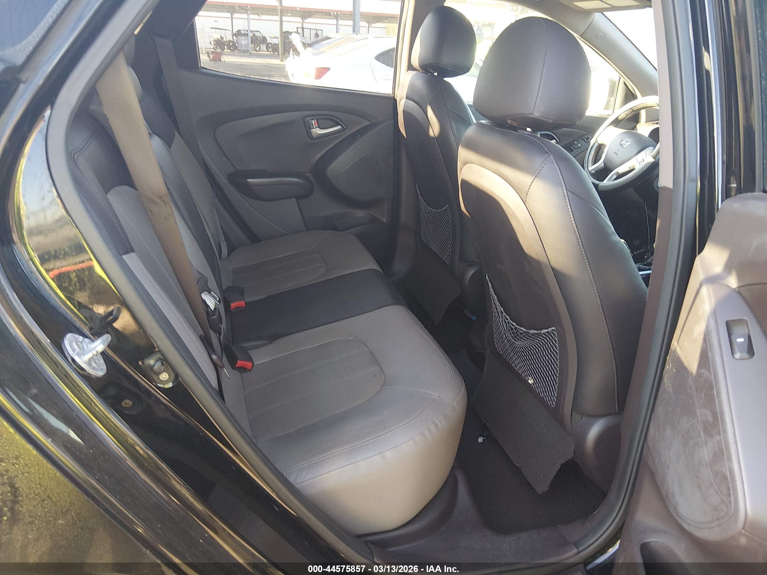 HYUNDAI TUCSON image 8