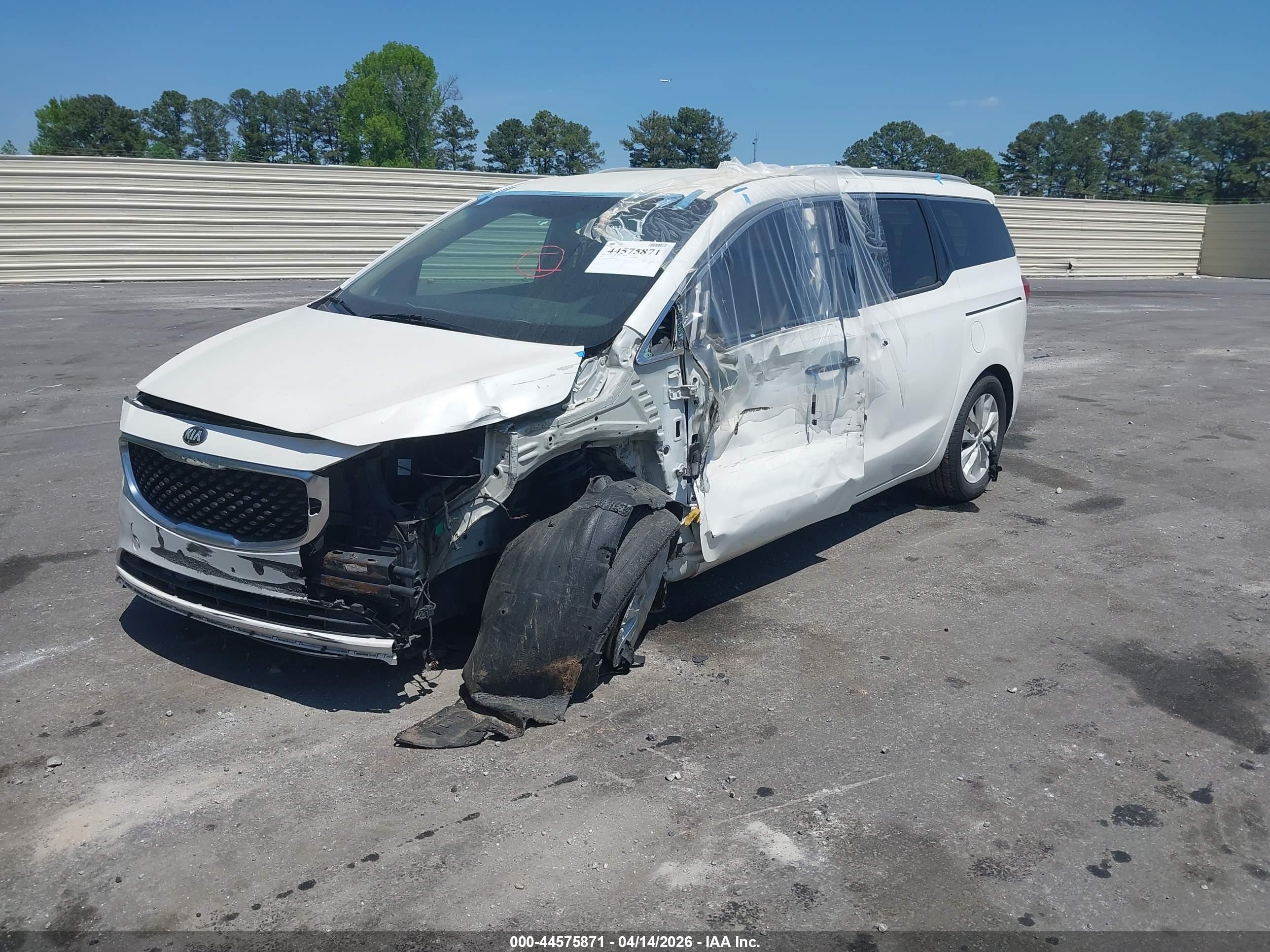 KIA SEDONA image 2