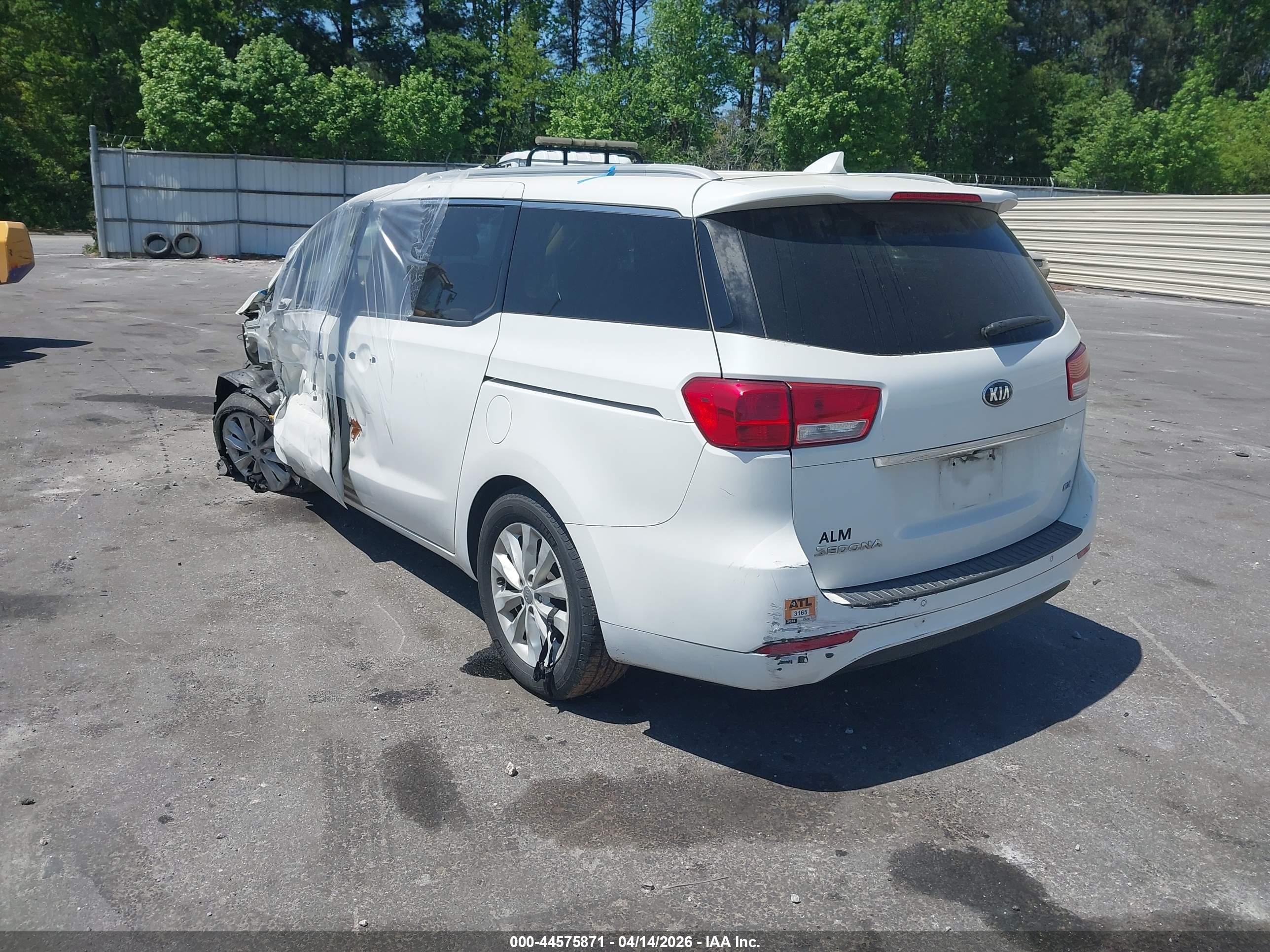 KIA SEDONA image 3