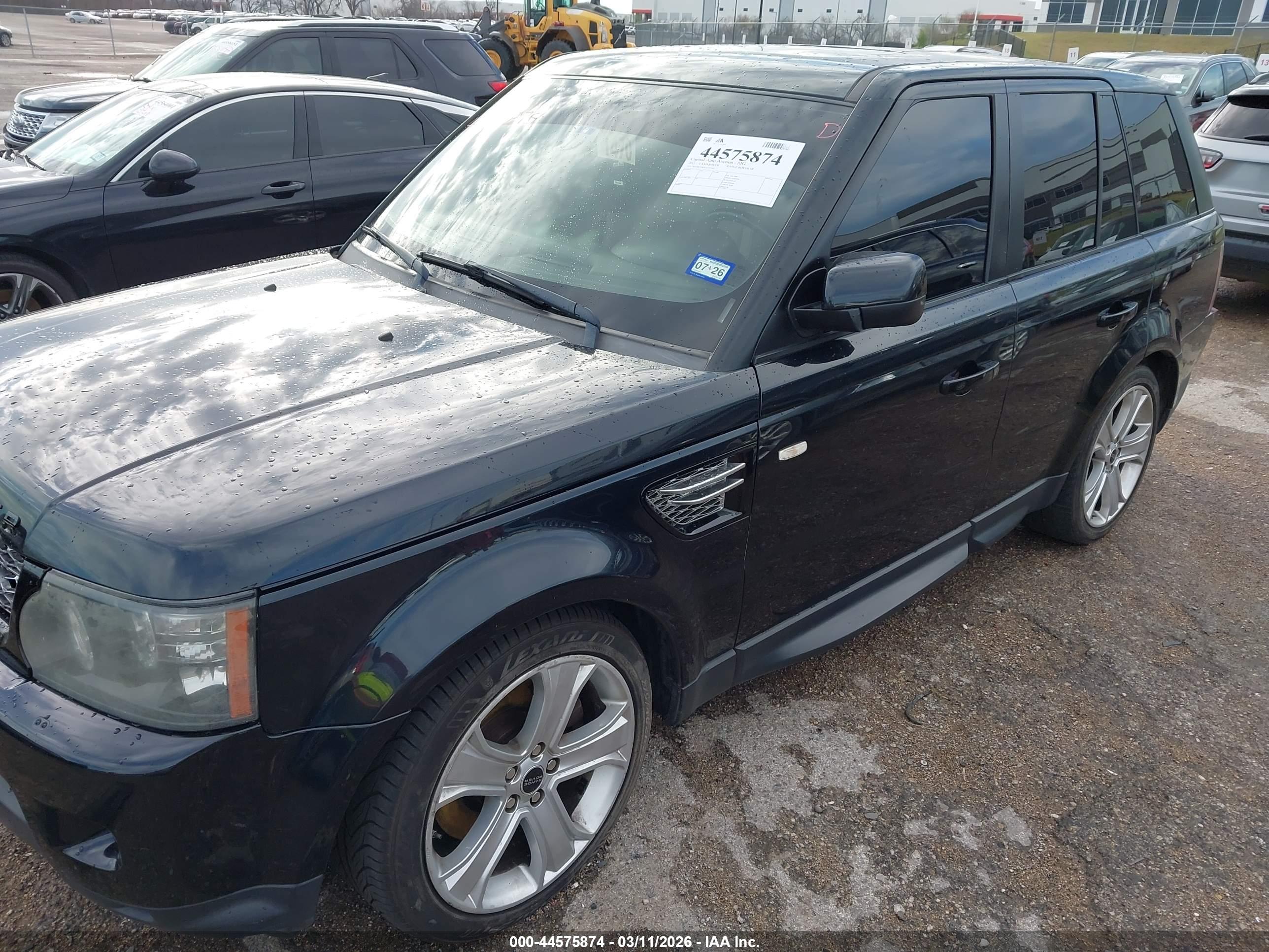 LAND ROVER image 6