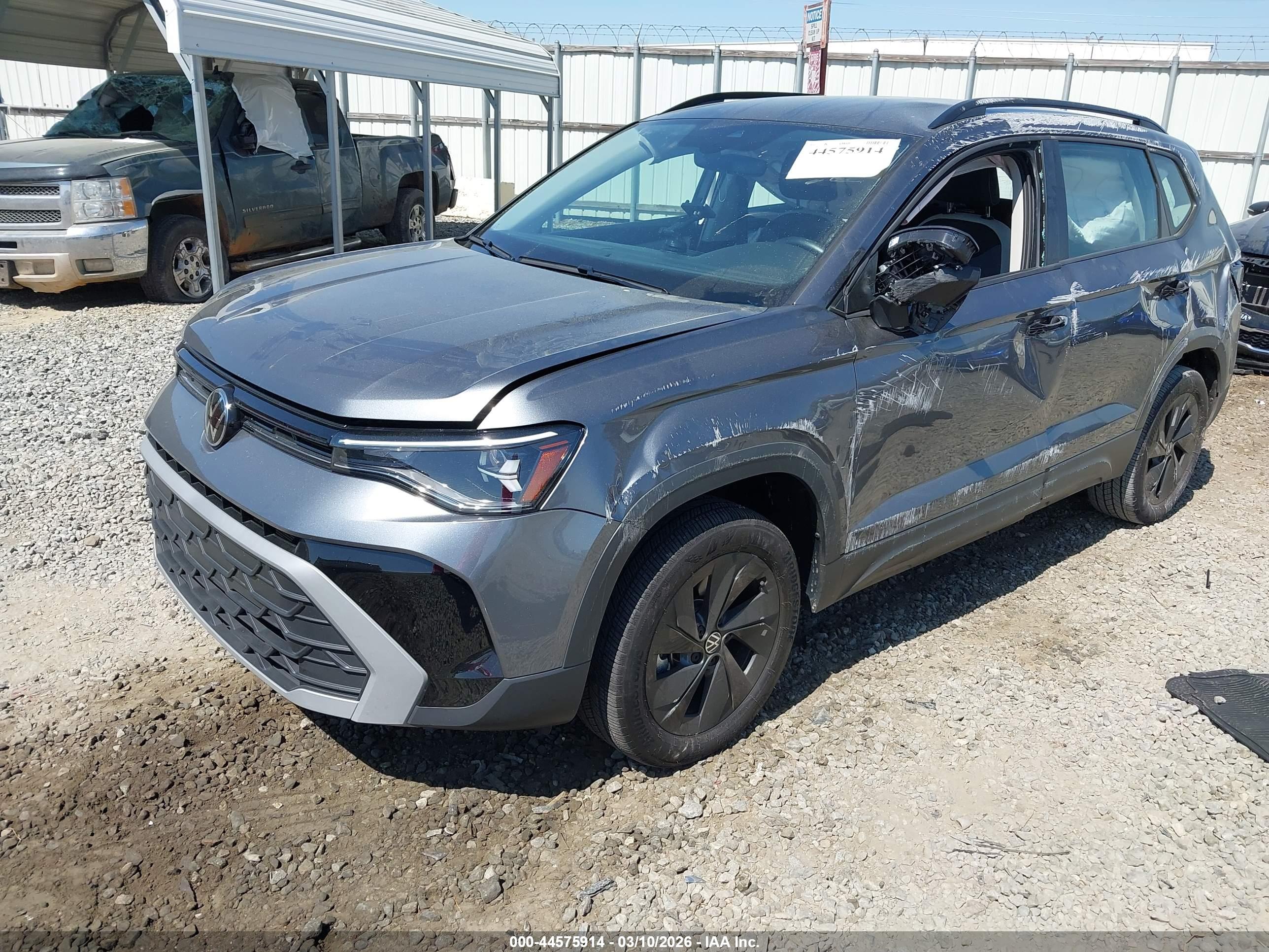 VOLKSWAGEN TAOS image 2