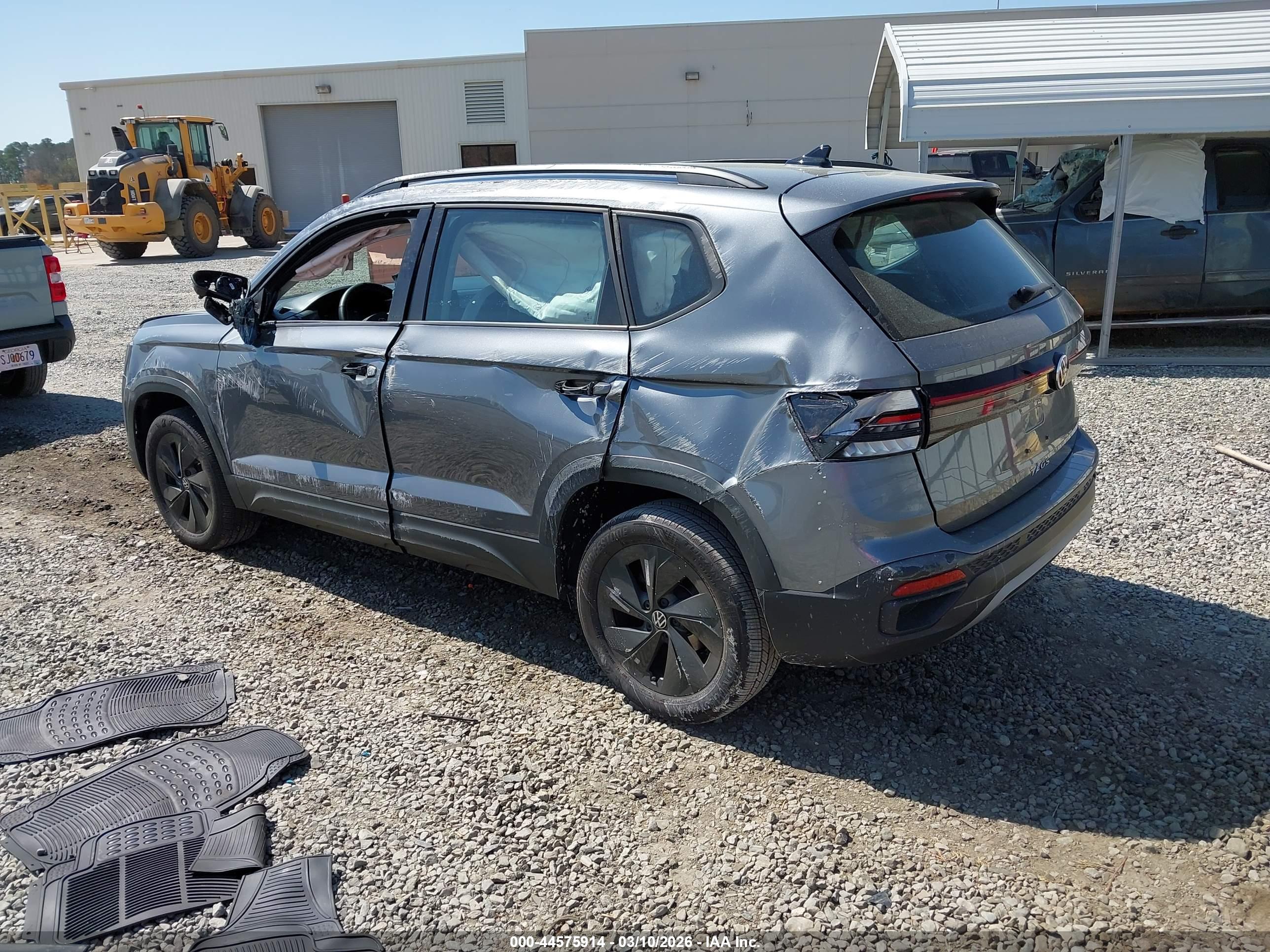 VOLKSWAGEN TAOS image 3