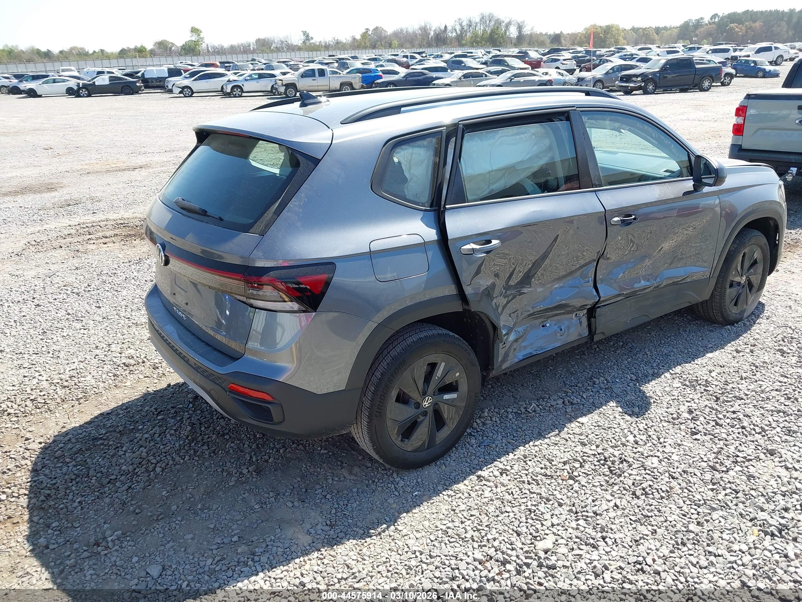 VOLKSWAGEN TAOS image 4