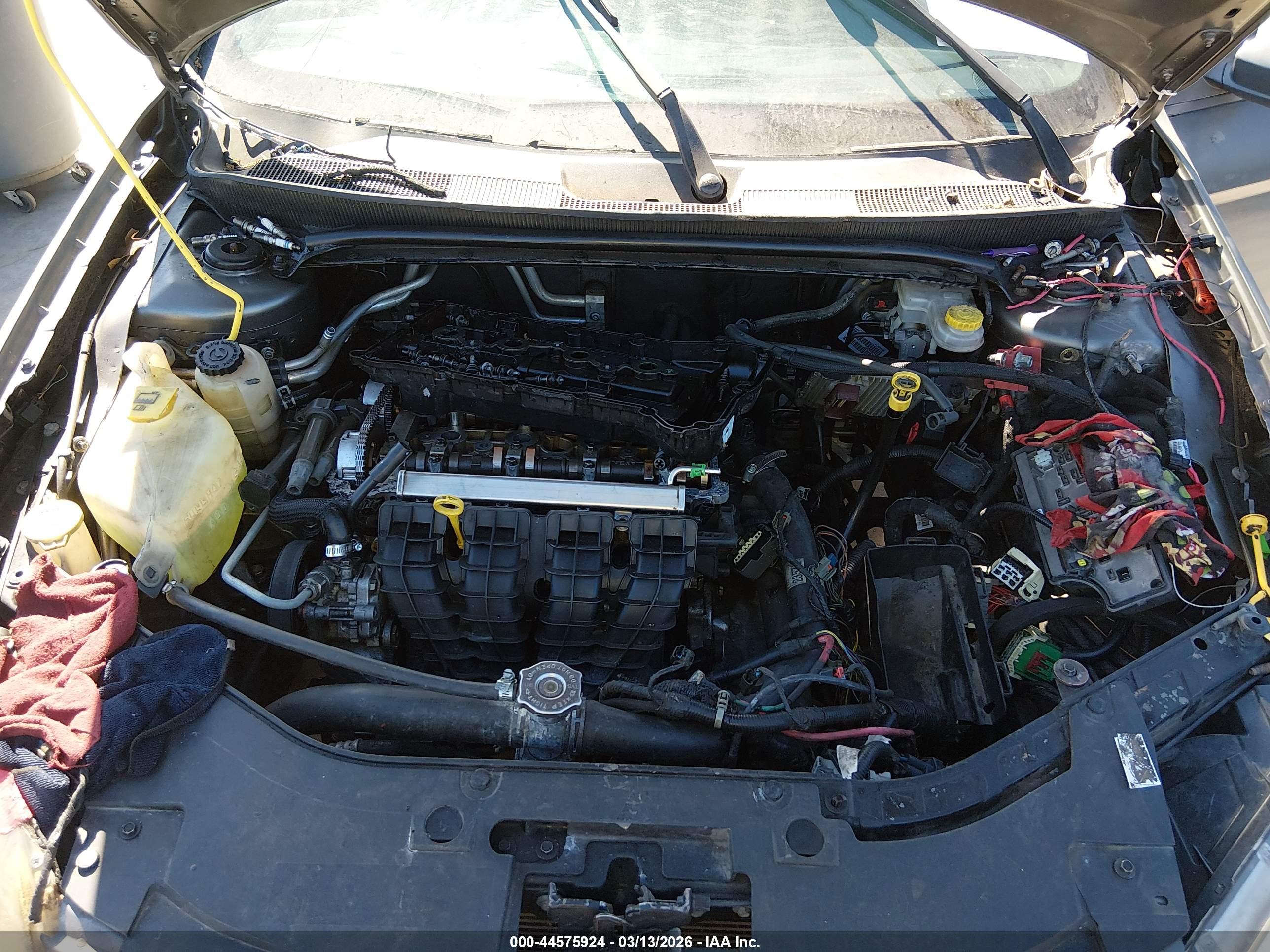 CHRYSLER 200 image 10