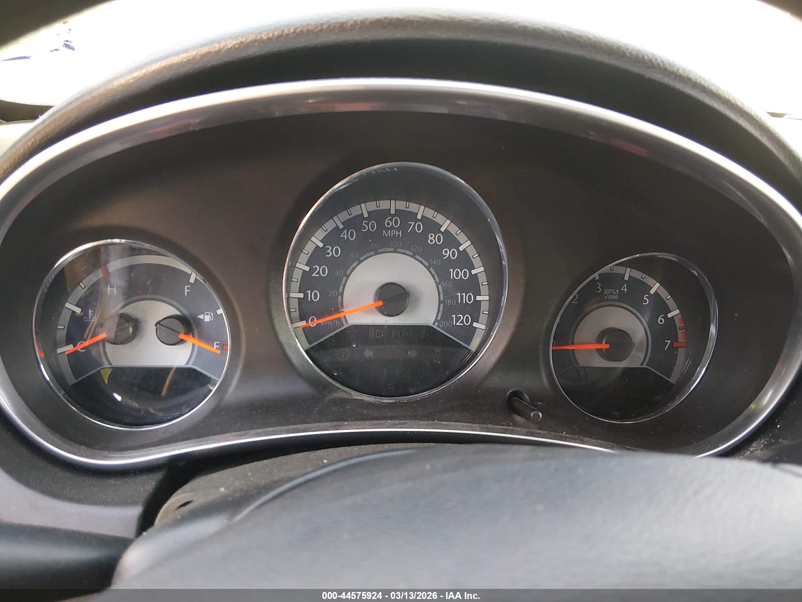 CHRYSLER 200 image 7