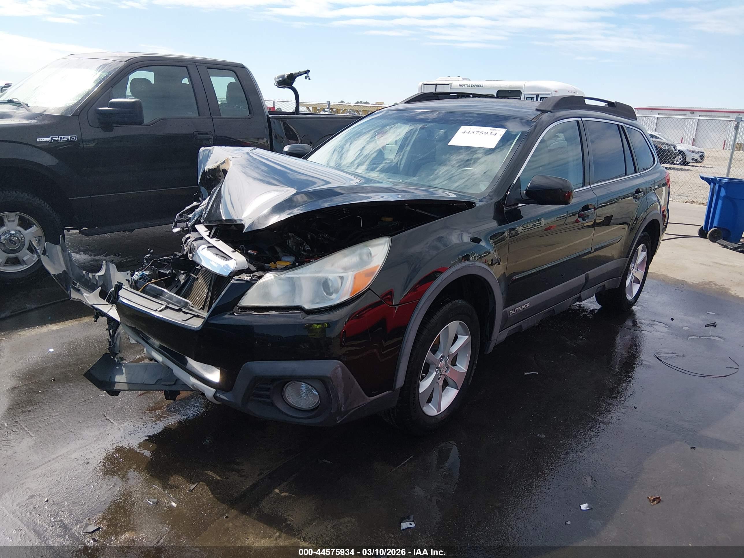 SUBARU OUTBACK image 2
