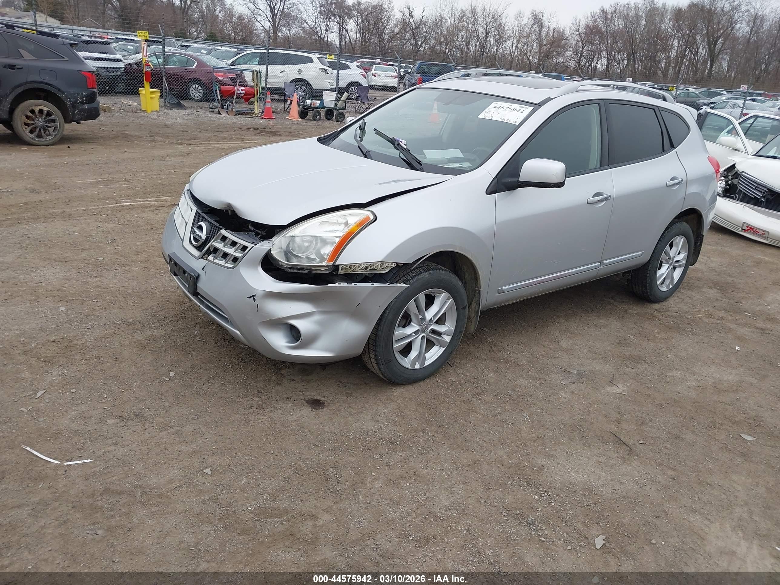 NISSAN ROGUE image 2