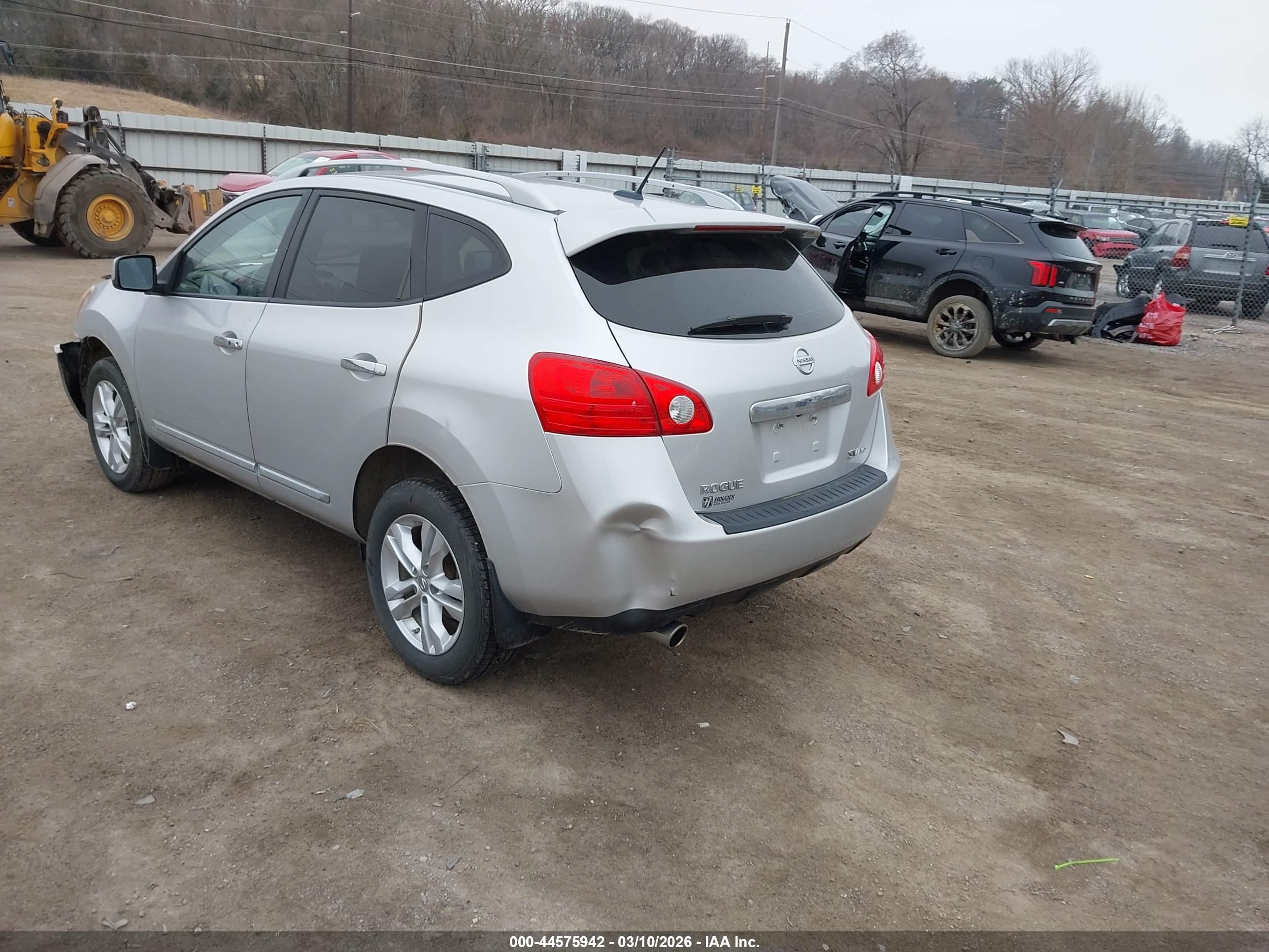 NISSAN ROGUE image 3
