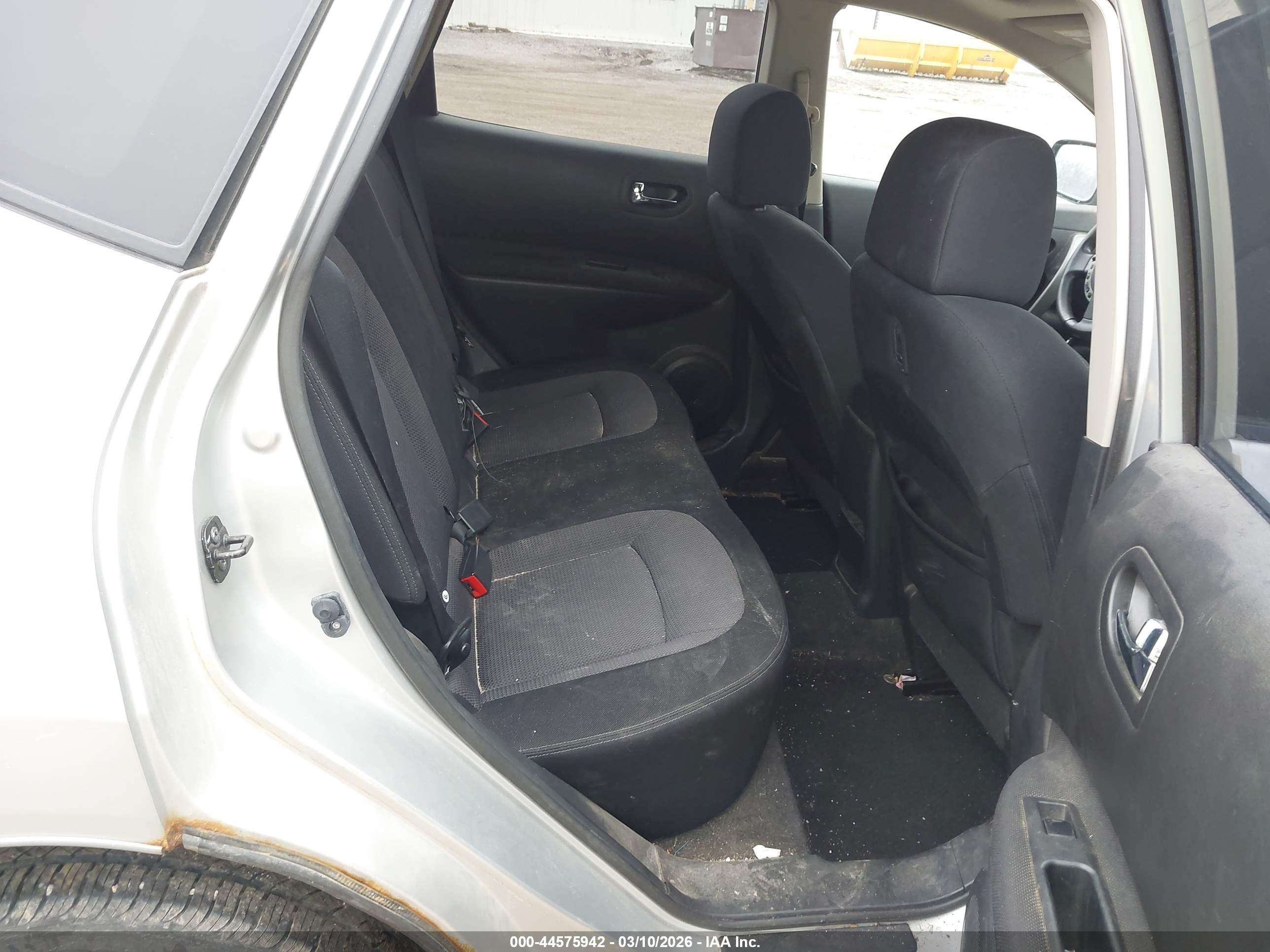 NISSAN ROGUE image 8