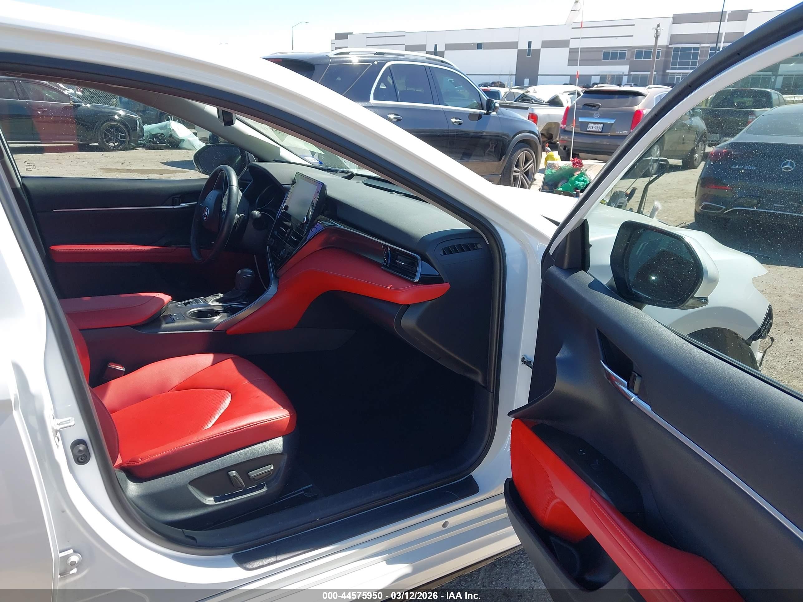 TOYOTA CAMRY image 5