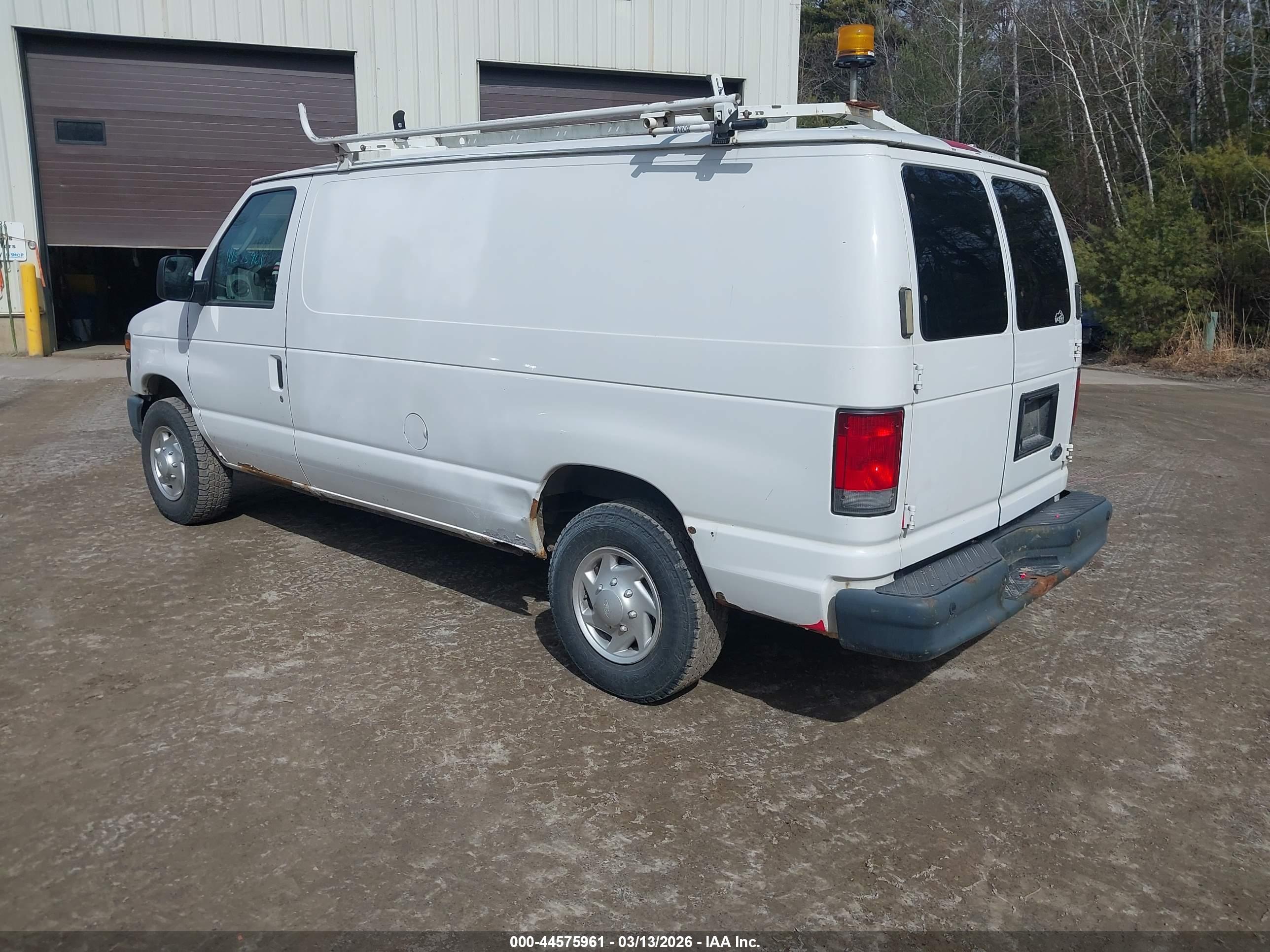 FORD E-250 image 3