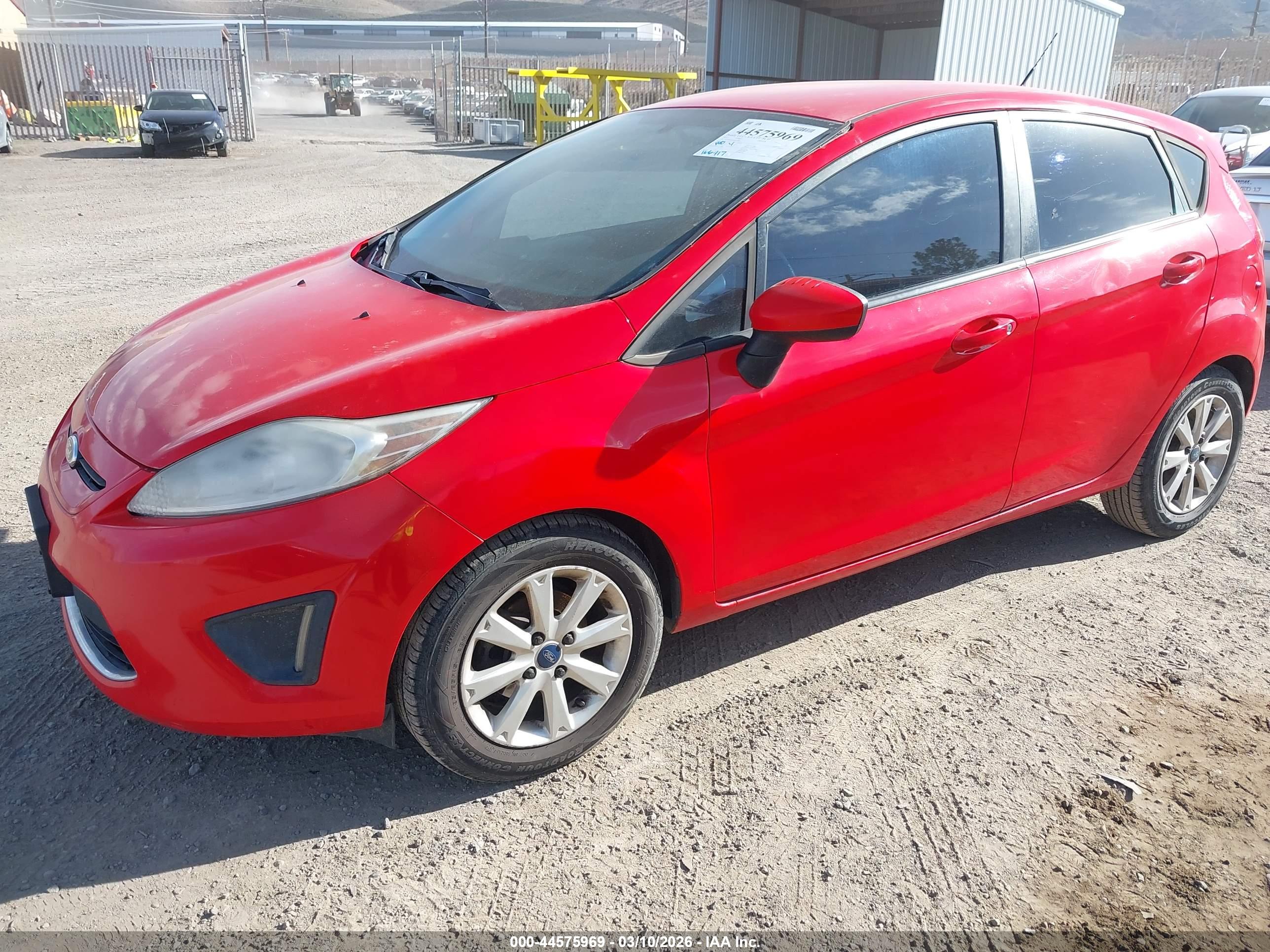 FORD FIESTA image 2