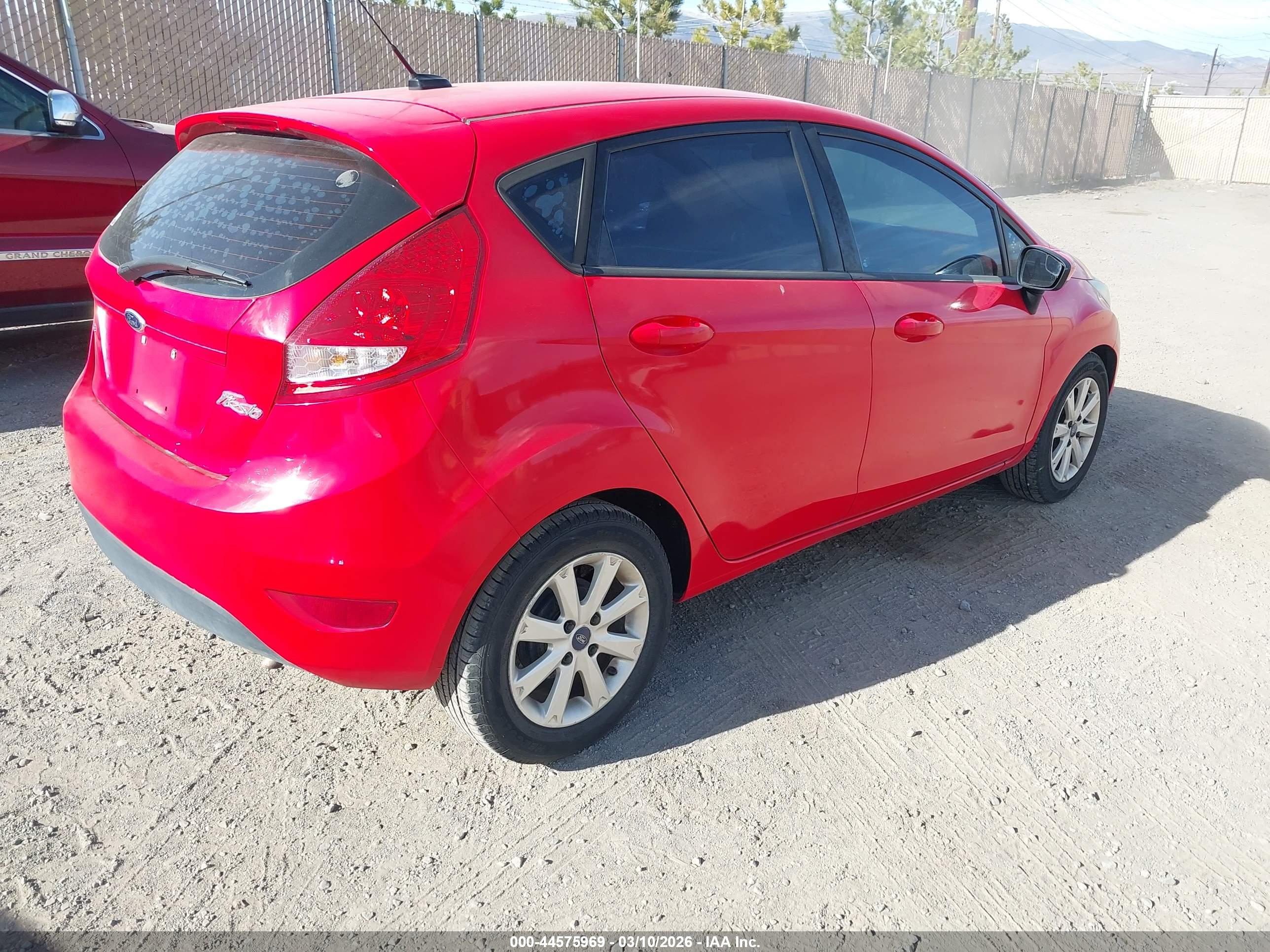 FORD FIESTA image 4