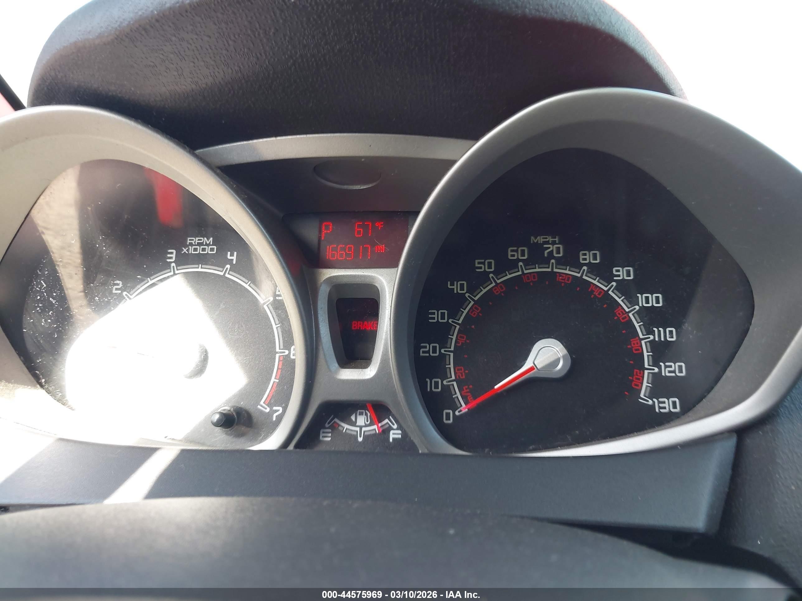 FORD FIESTA image 7
