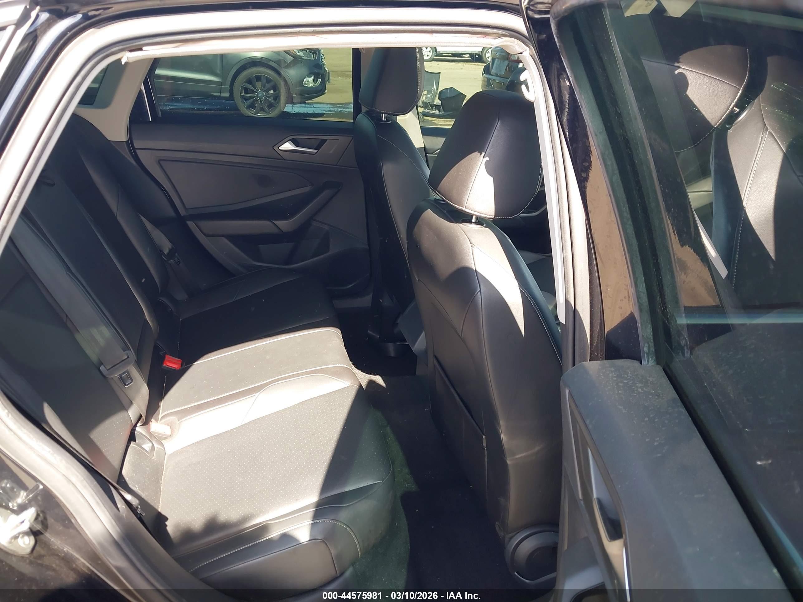 VOLKSWAGEN JETTA image 8