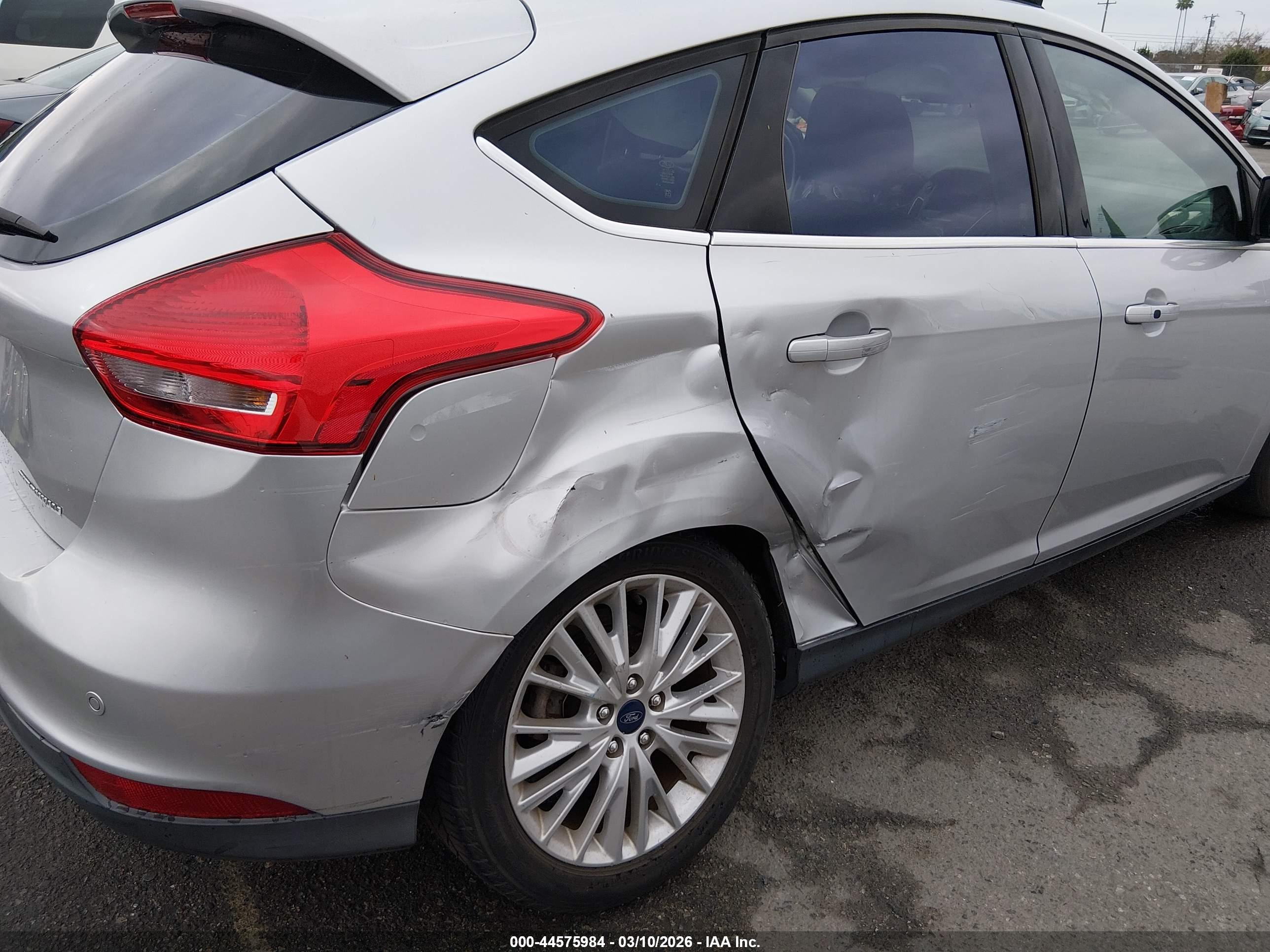 FORD FOCUS image 6