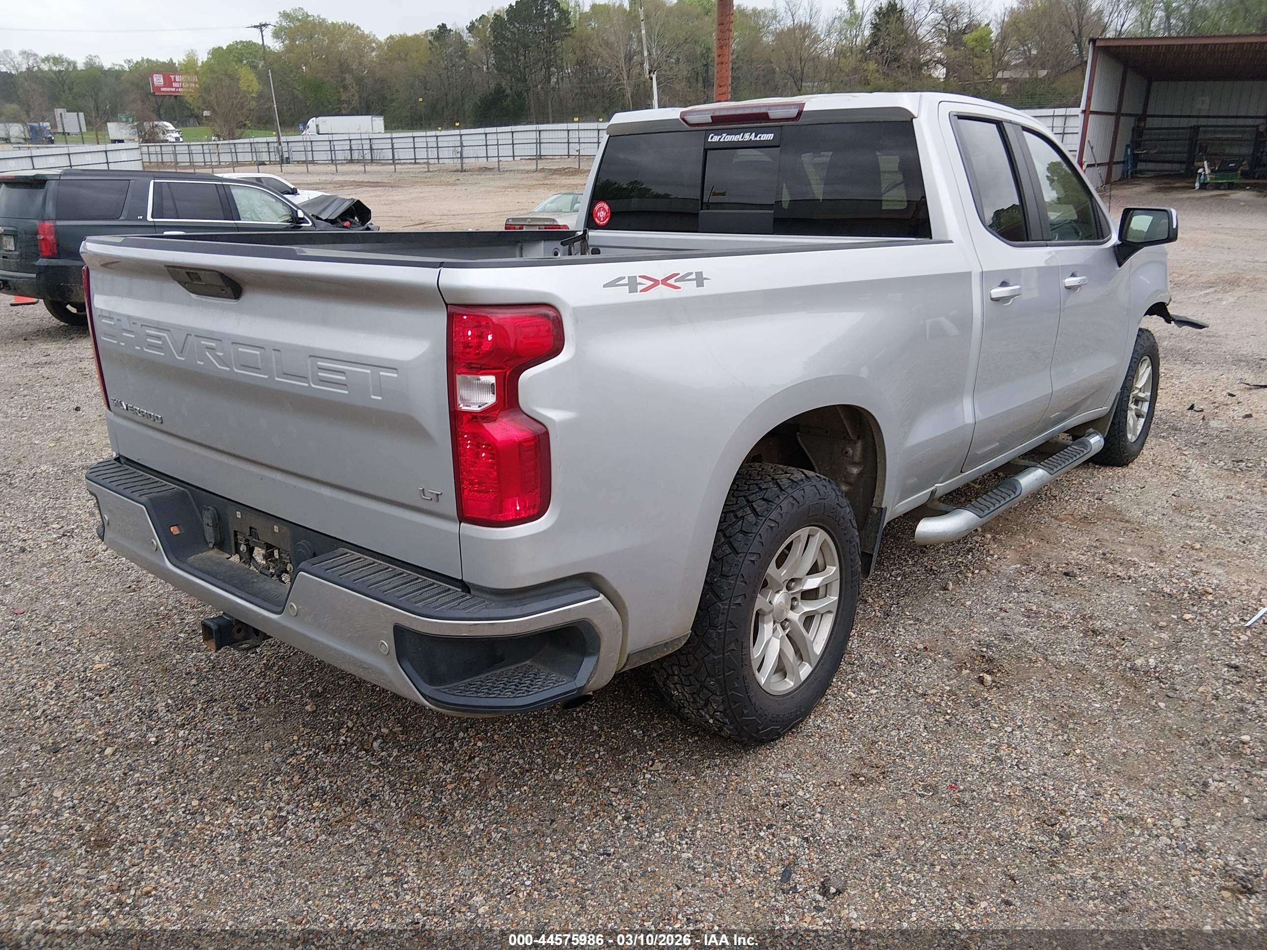CHEVROLET SILVERADO image 4