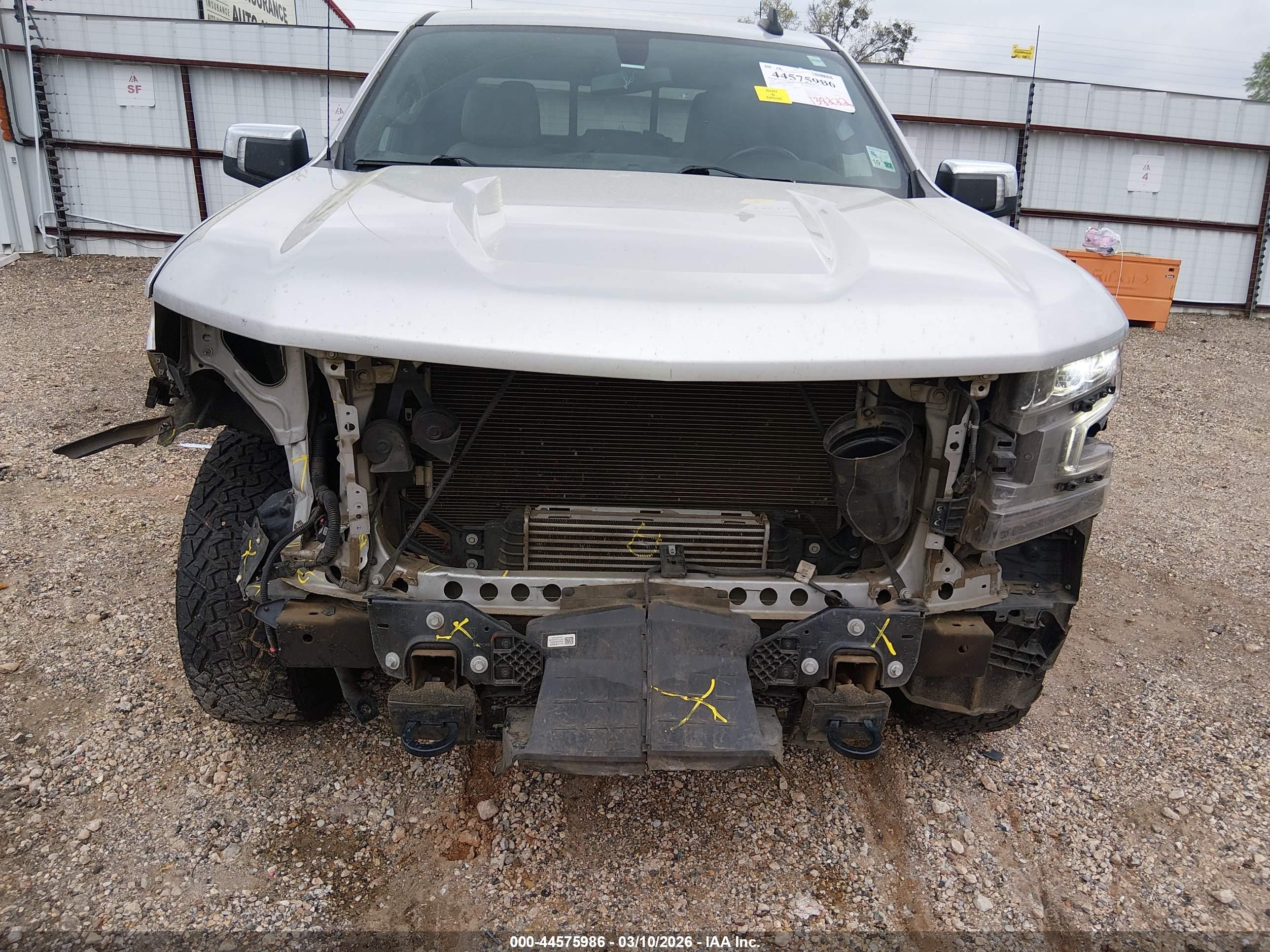 CHEVROLET SILVERADO image 6