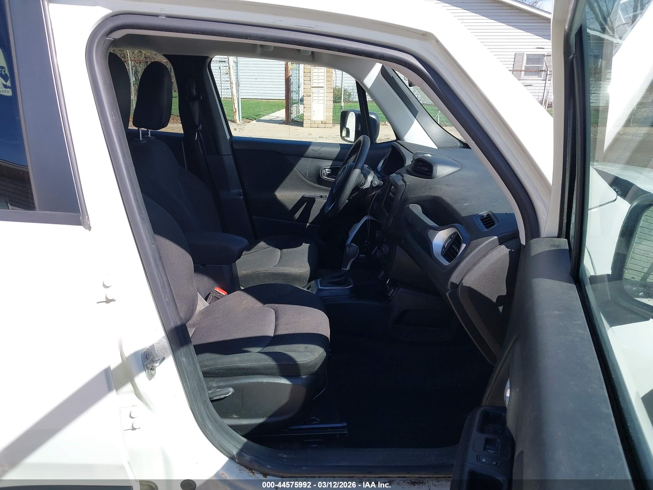 JEEP RENEGADE image 5