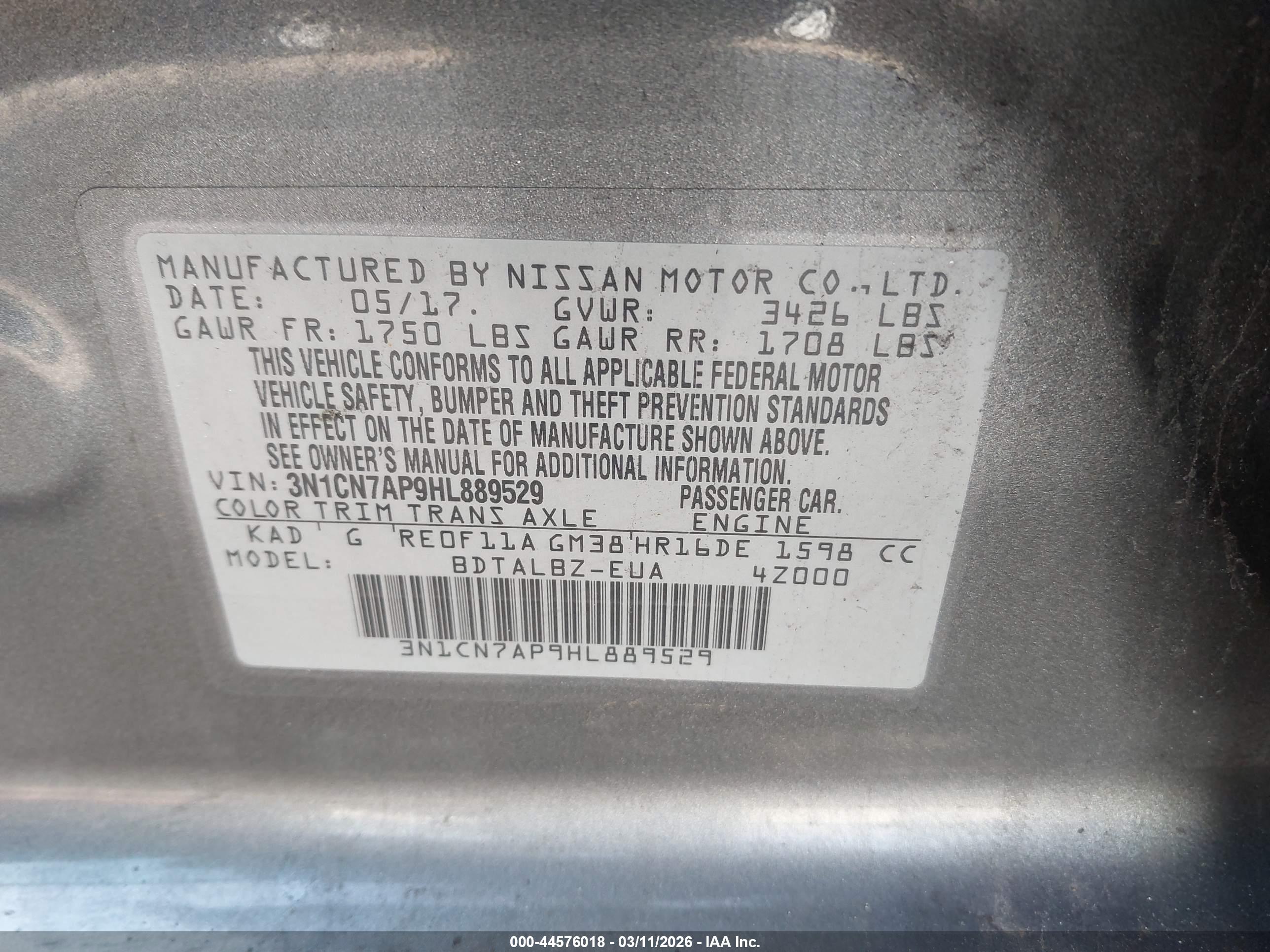 NISSAN VERSA image 9