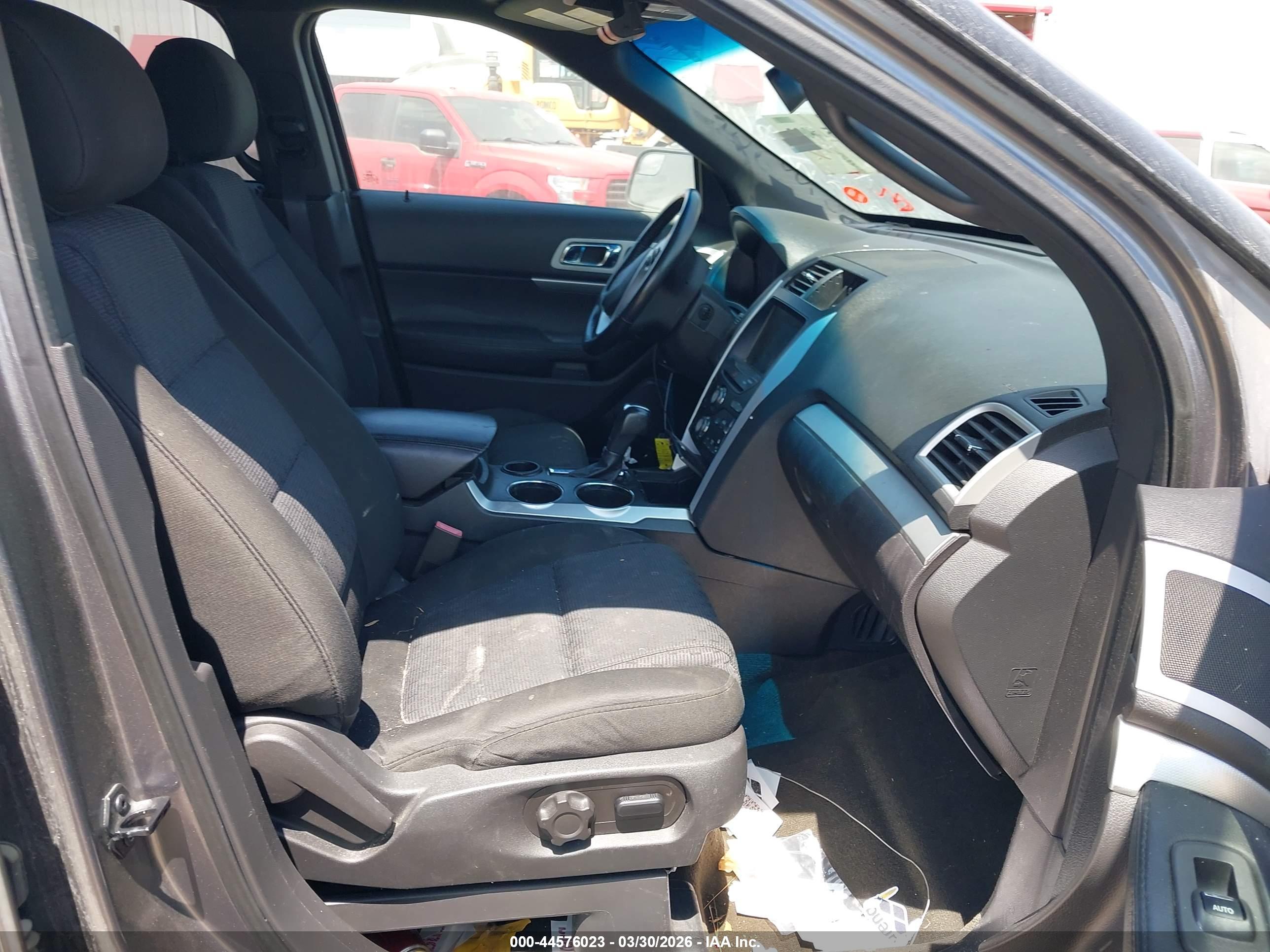 FORD EXPLORER image 5