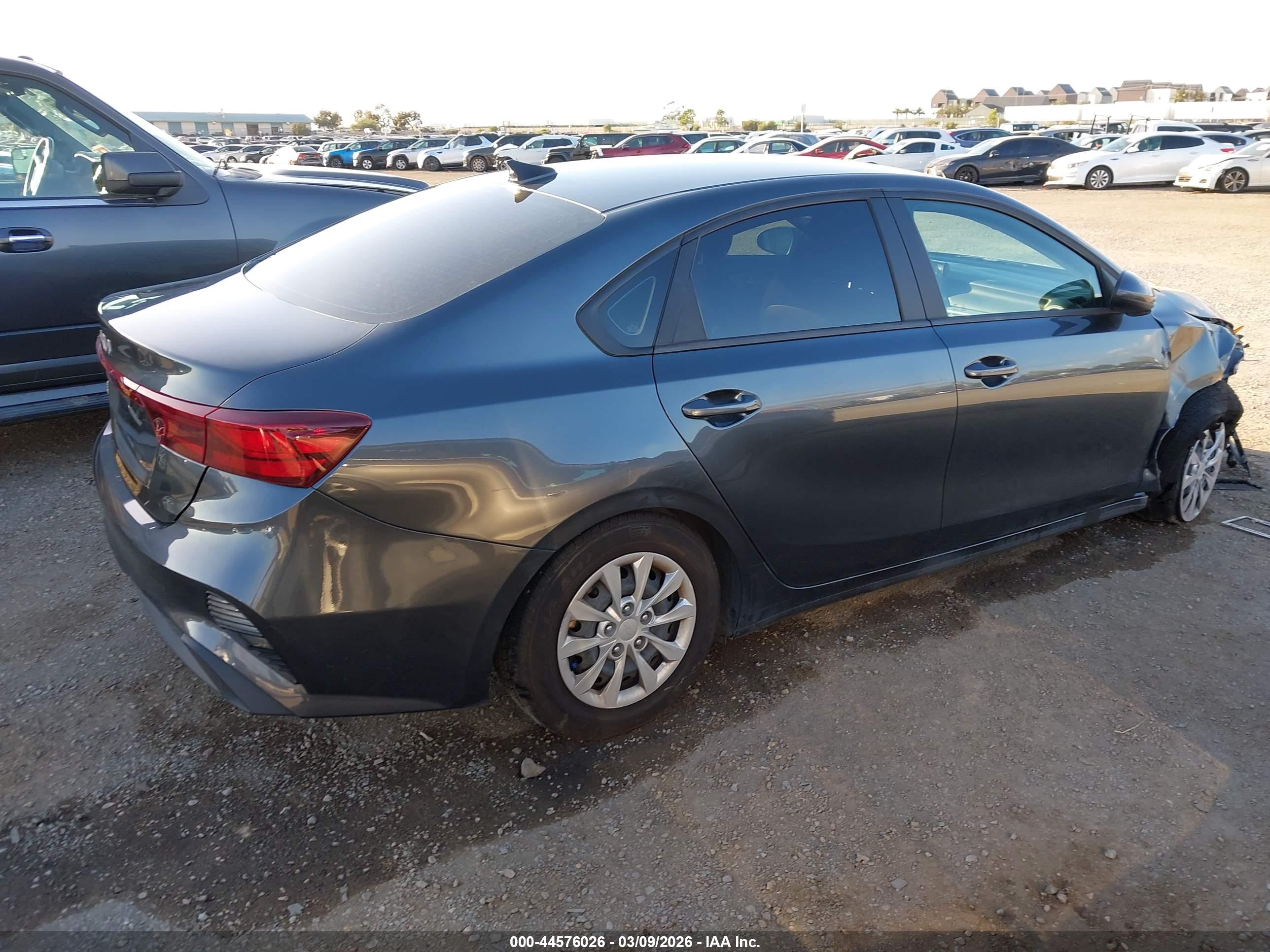 KIA FORTE image 4