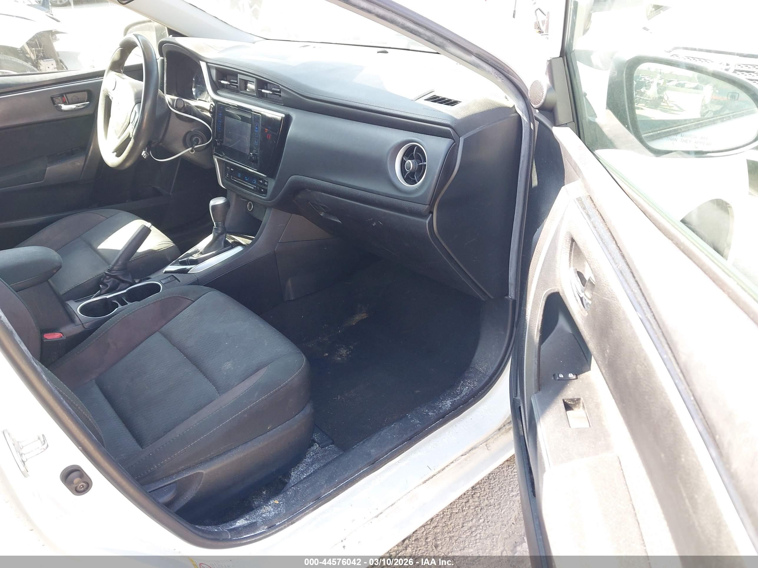 TOYOTA COROLLA image 5
