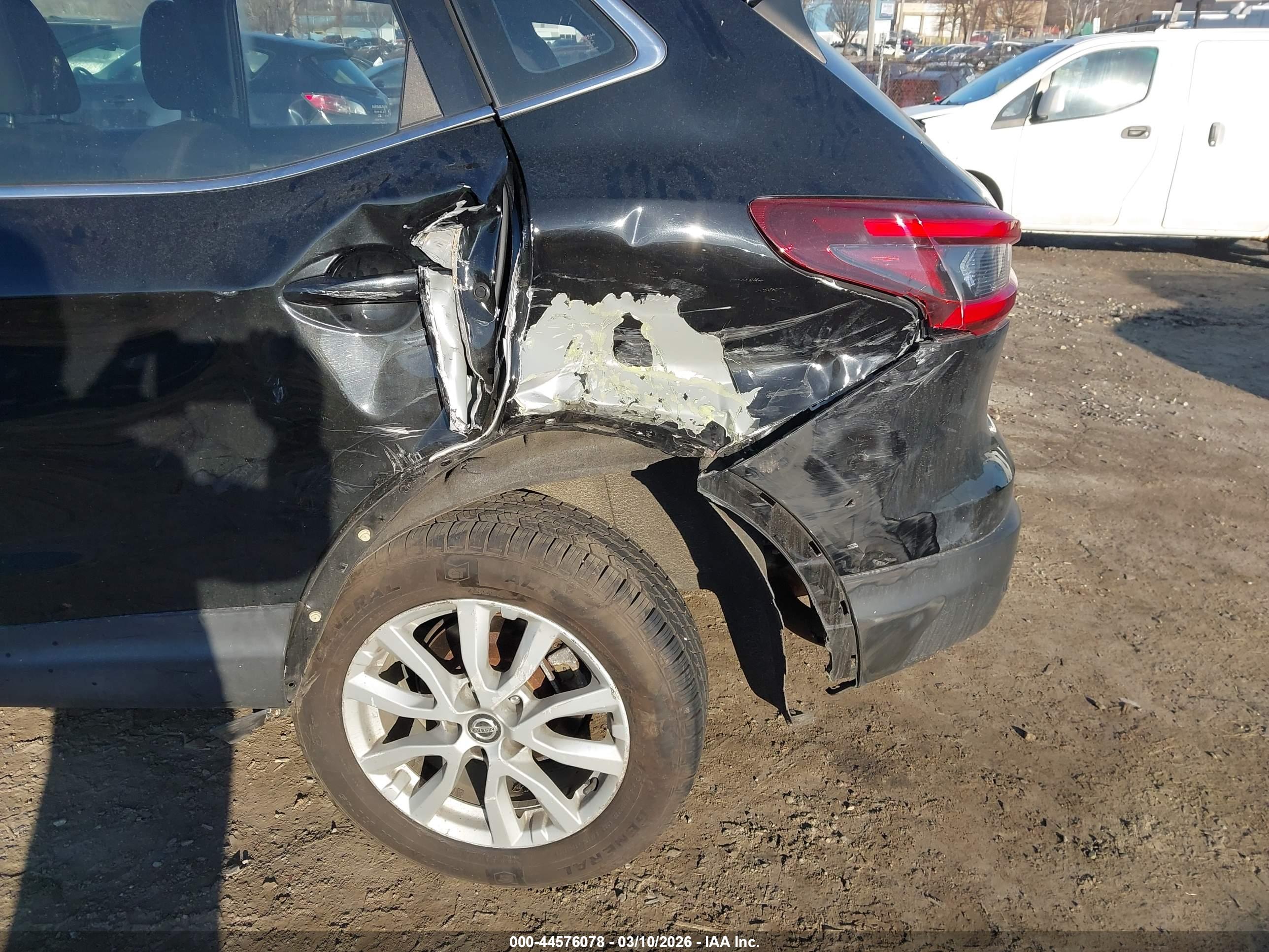 NISSAN ROGUE image 6