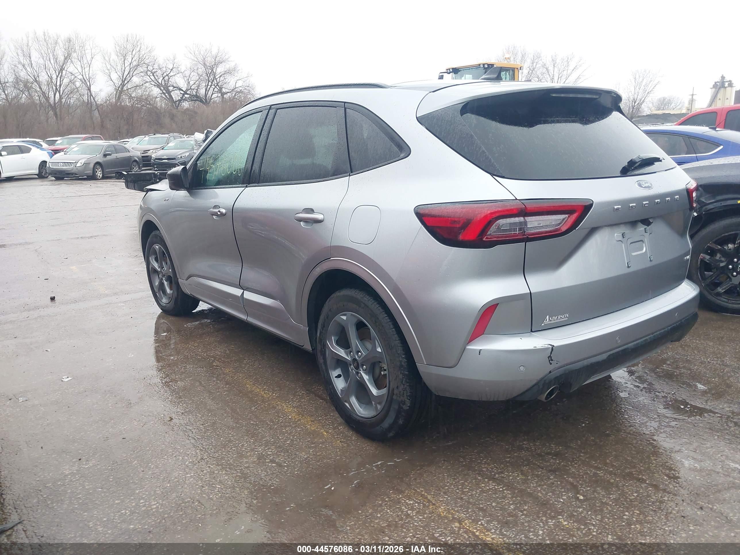 FORD ESCAPE image 3