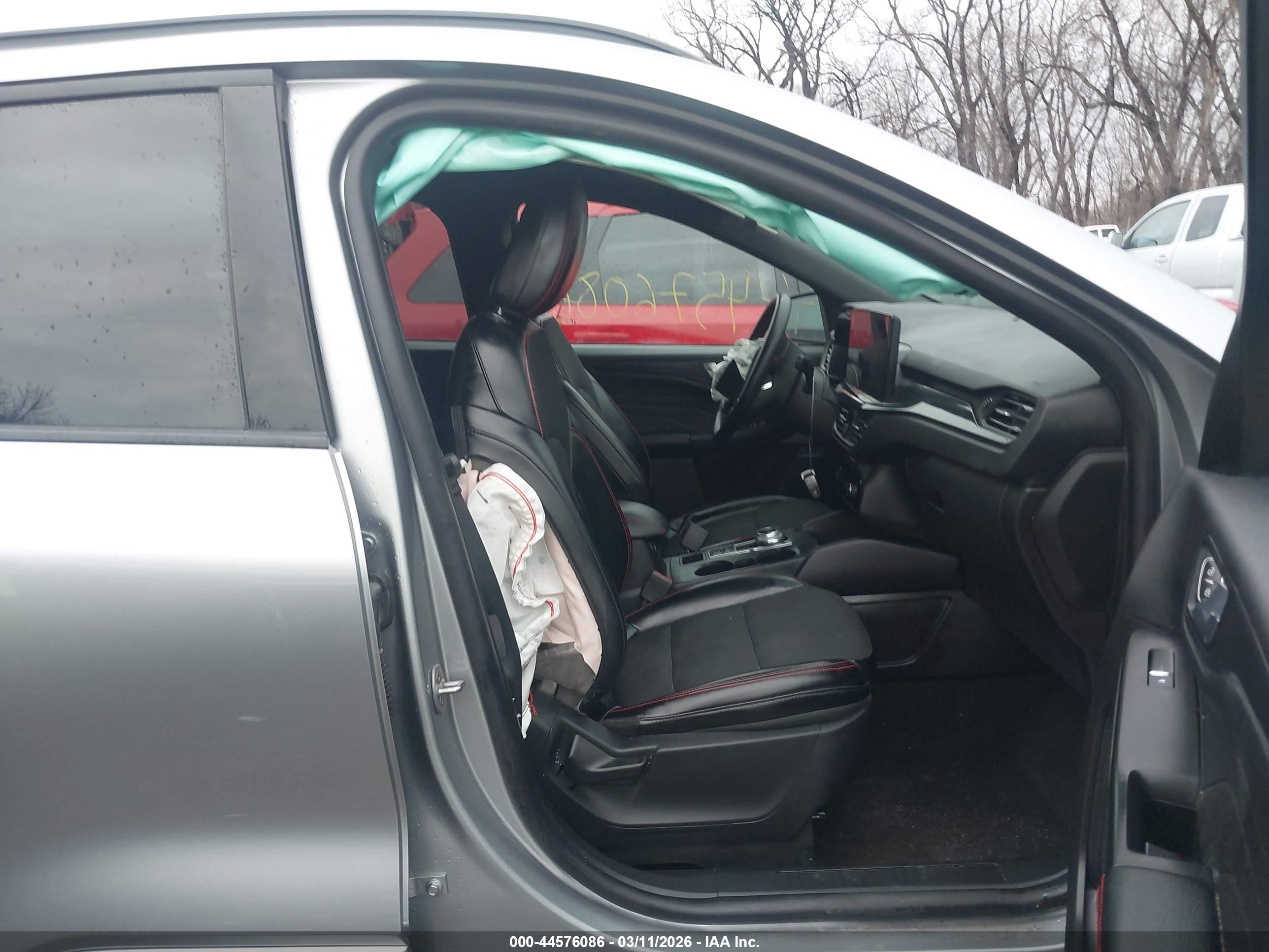 FORD ESCAPE image 5