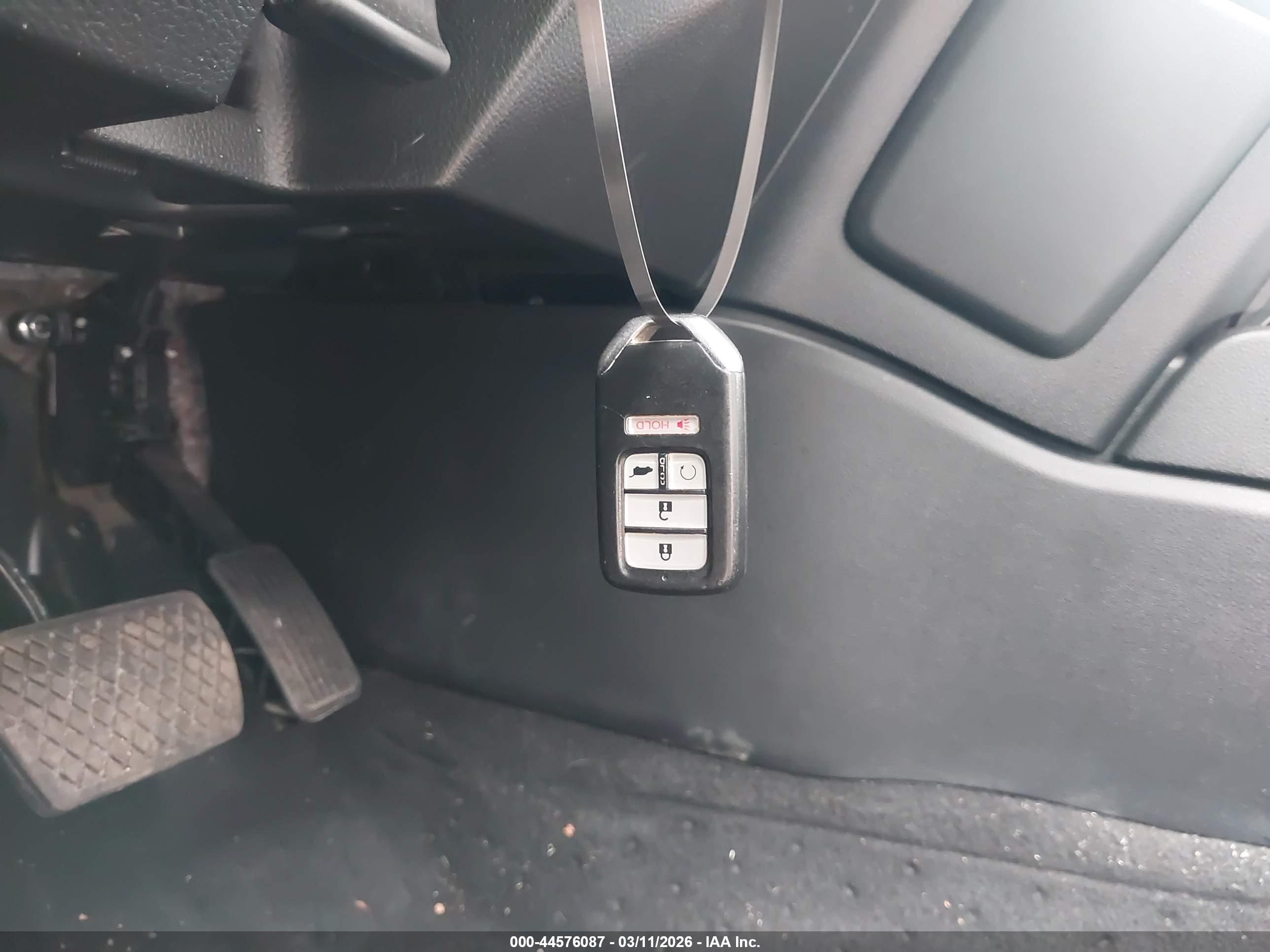 HONDA CR-V image 11