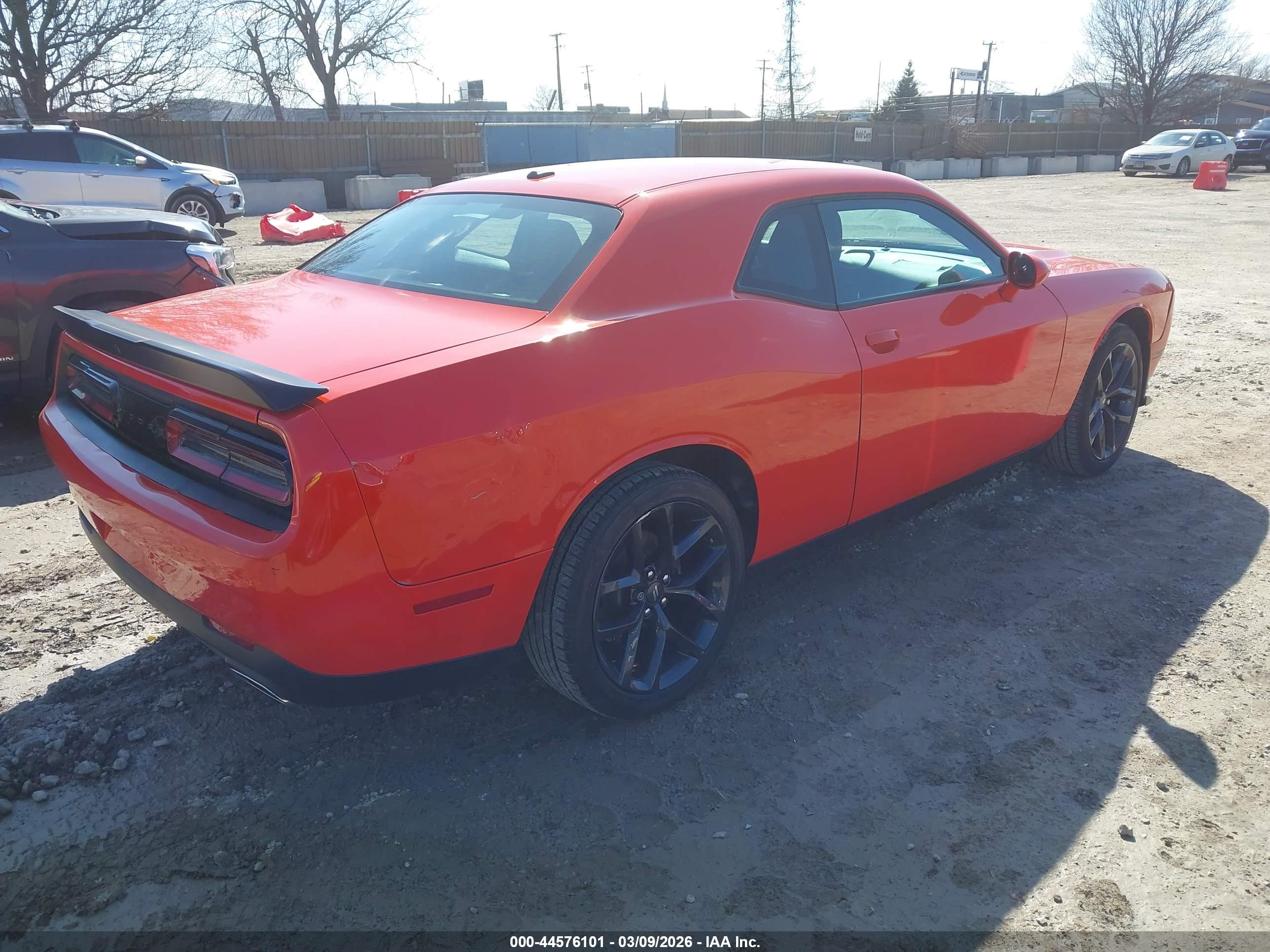 DODGE CHALLENGER image 4