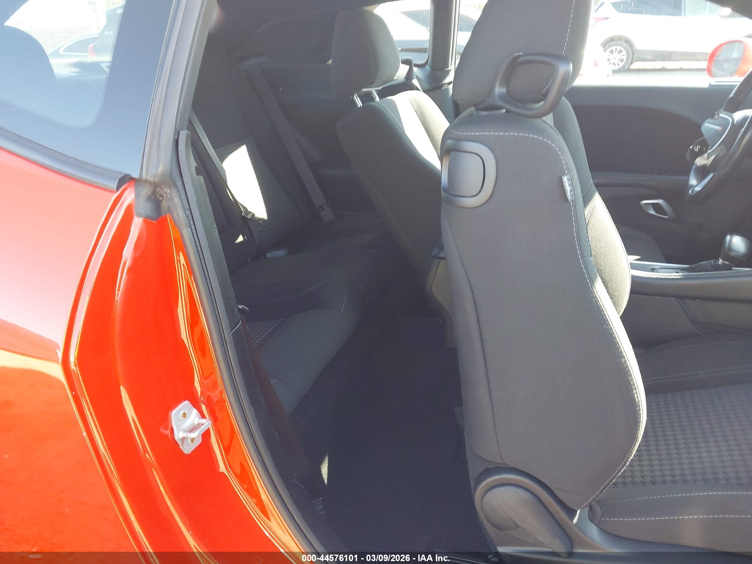 DODGE CHALLENGER image 8