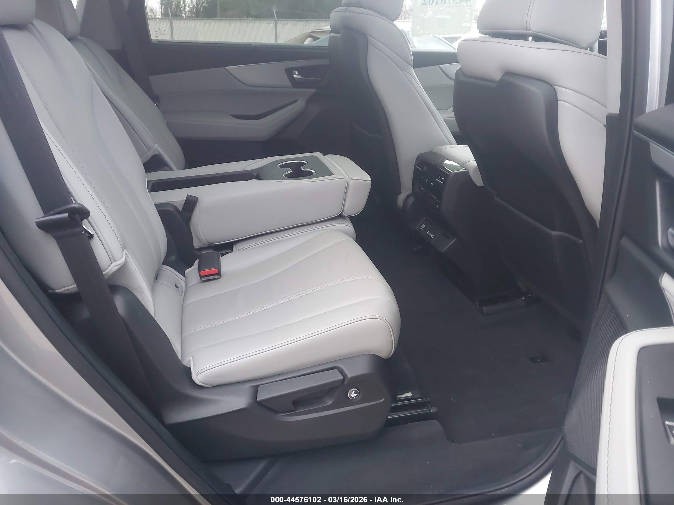 ACURA MDX image 8