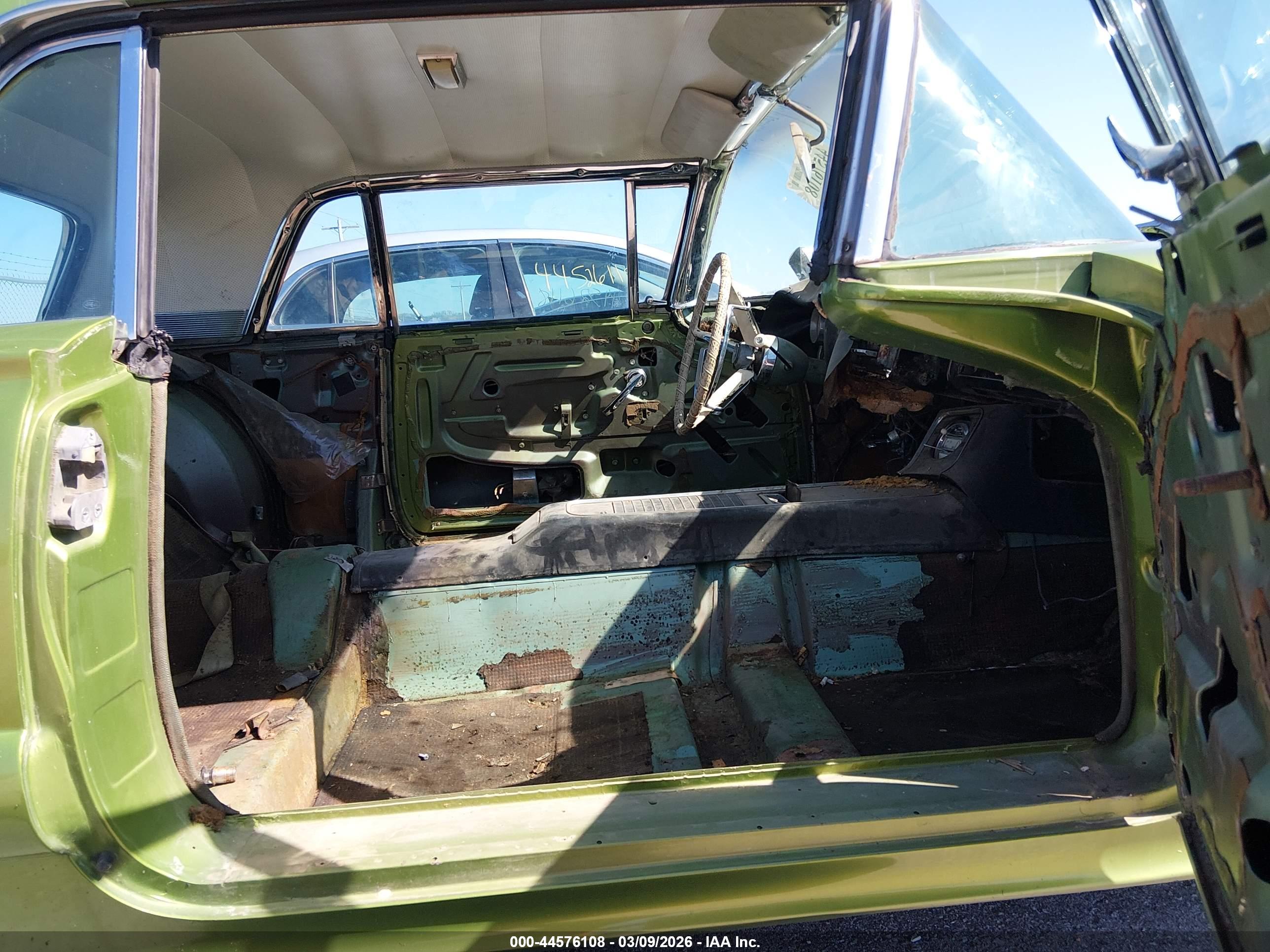 FORD THUNDERBIRD image 5