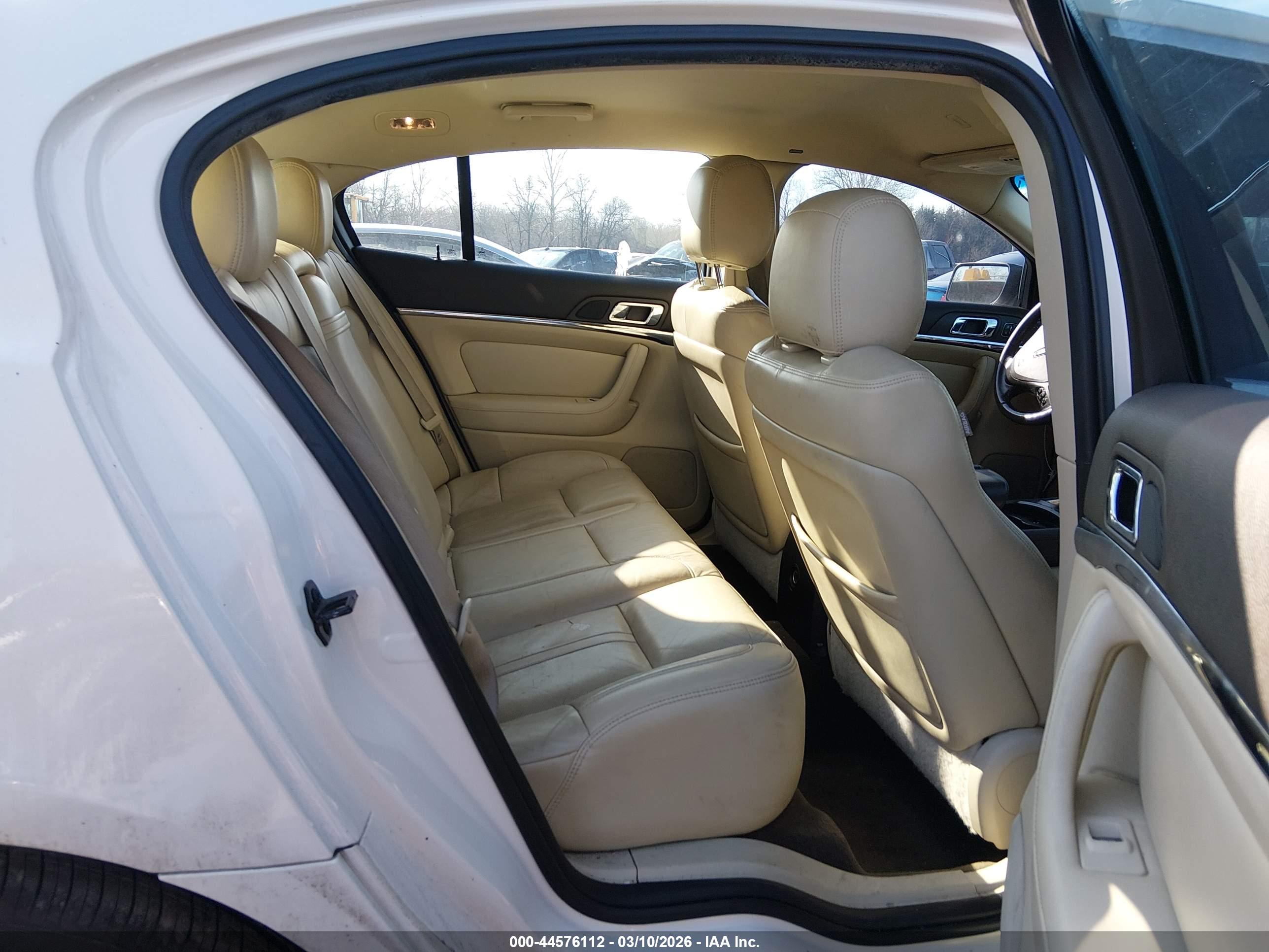 LINCOLN MKS image 8