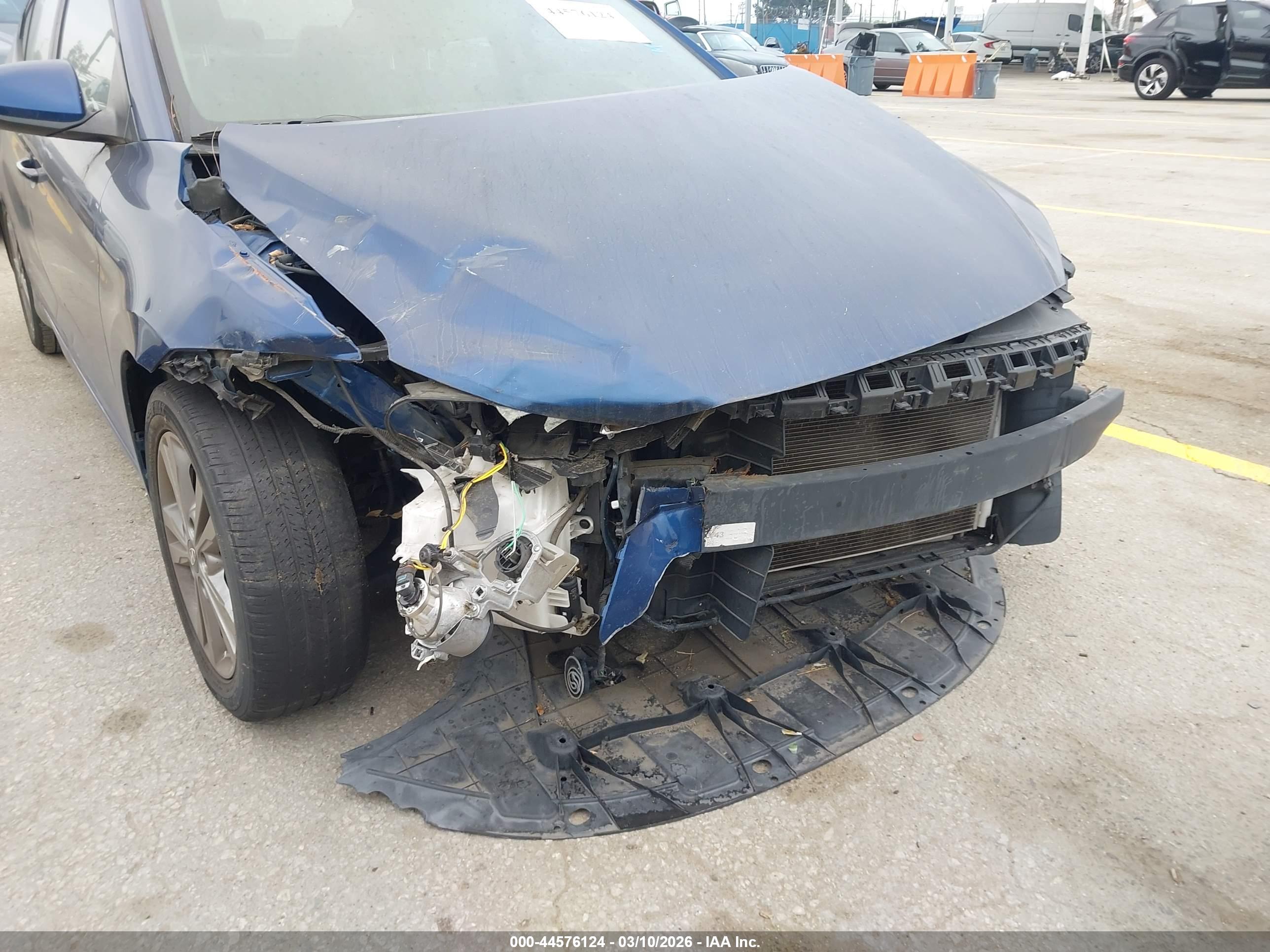 HYUNDAI ELANTRA image 6