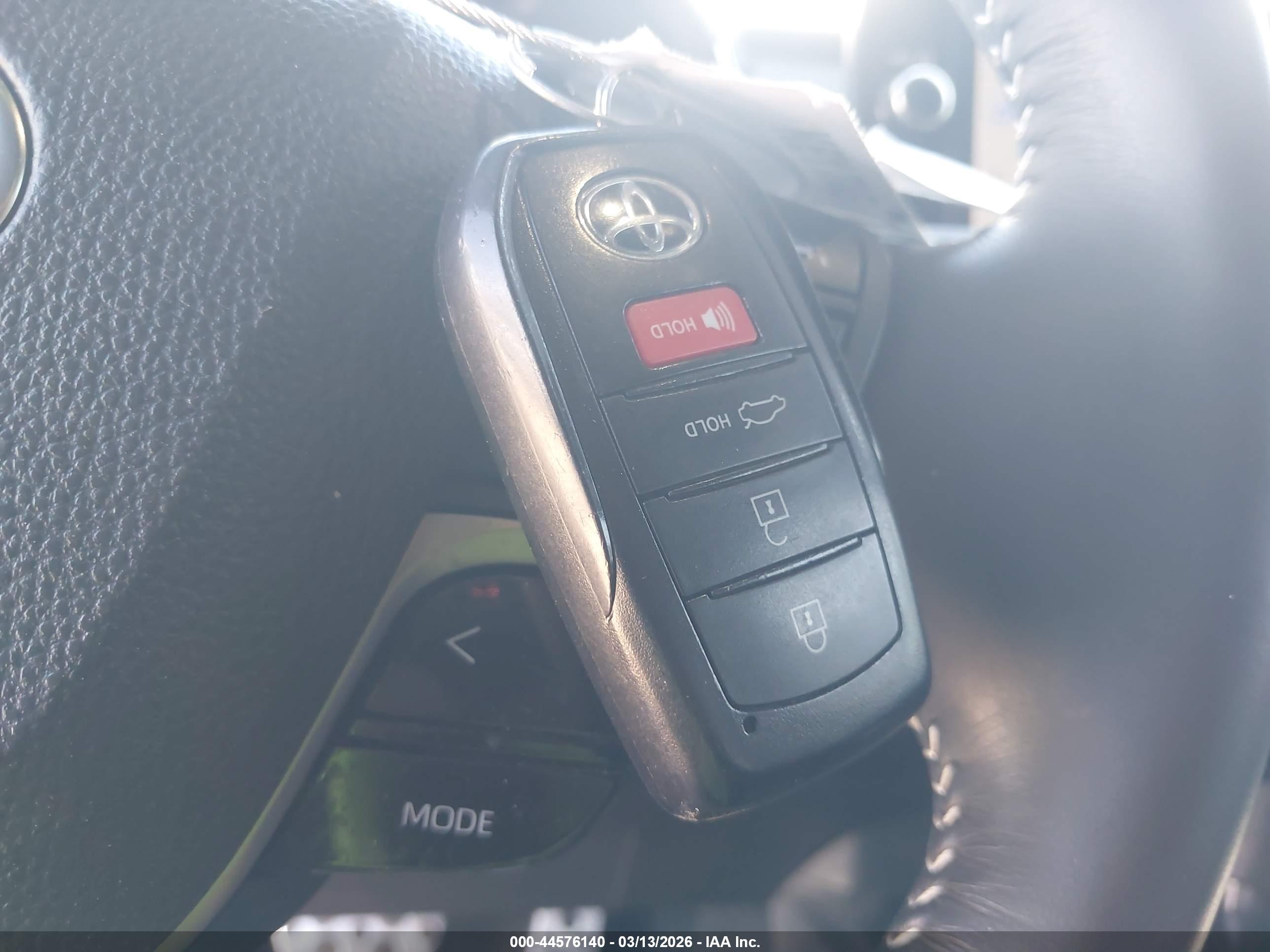 TOYOTA CAMRY image 11
