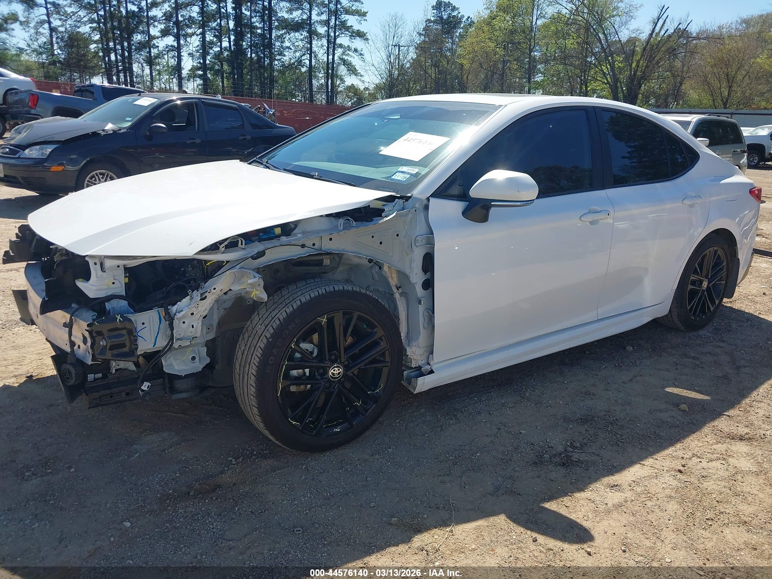TOYOTA CAMRY image 2