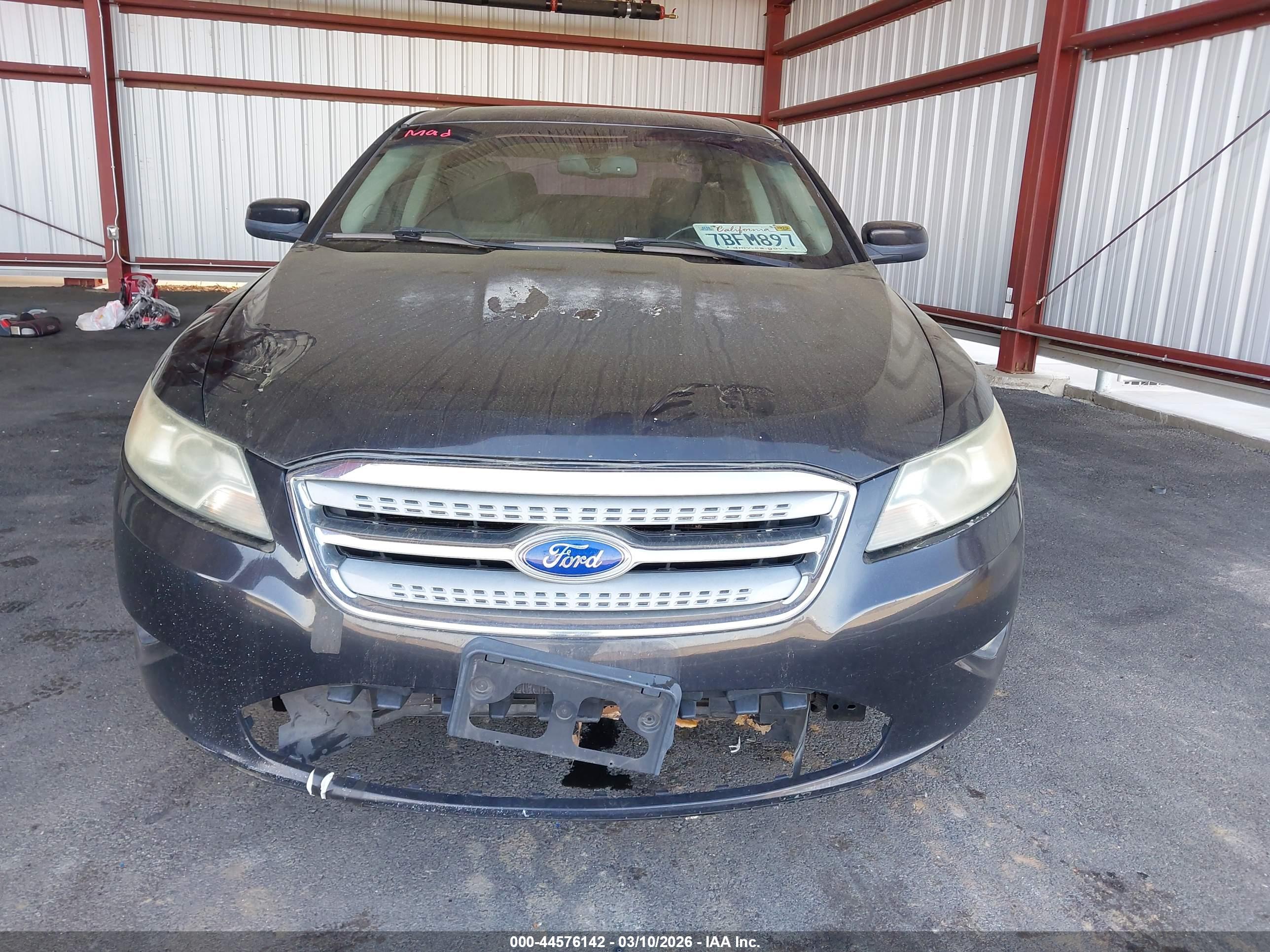 FORD TAURUS image 6