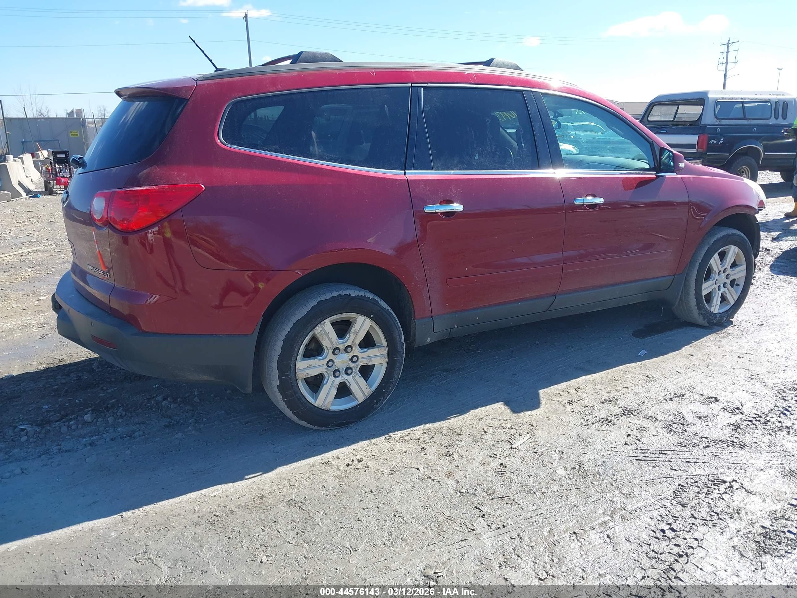 CHEVROLET TRAVERSE image 4