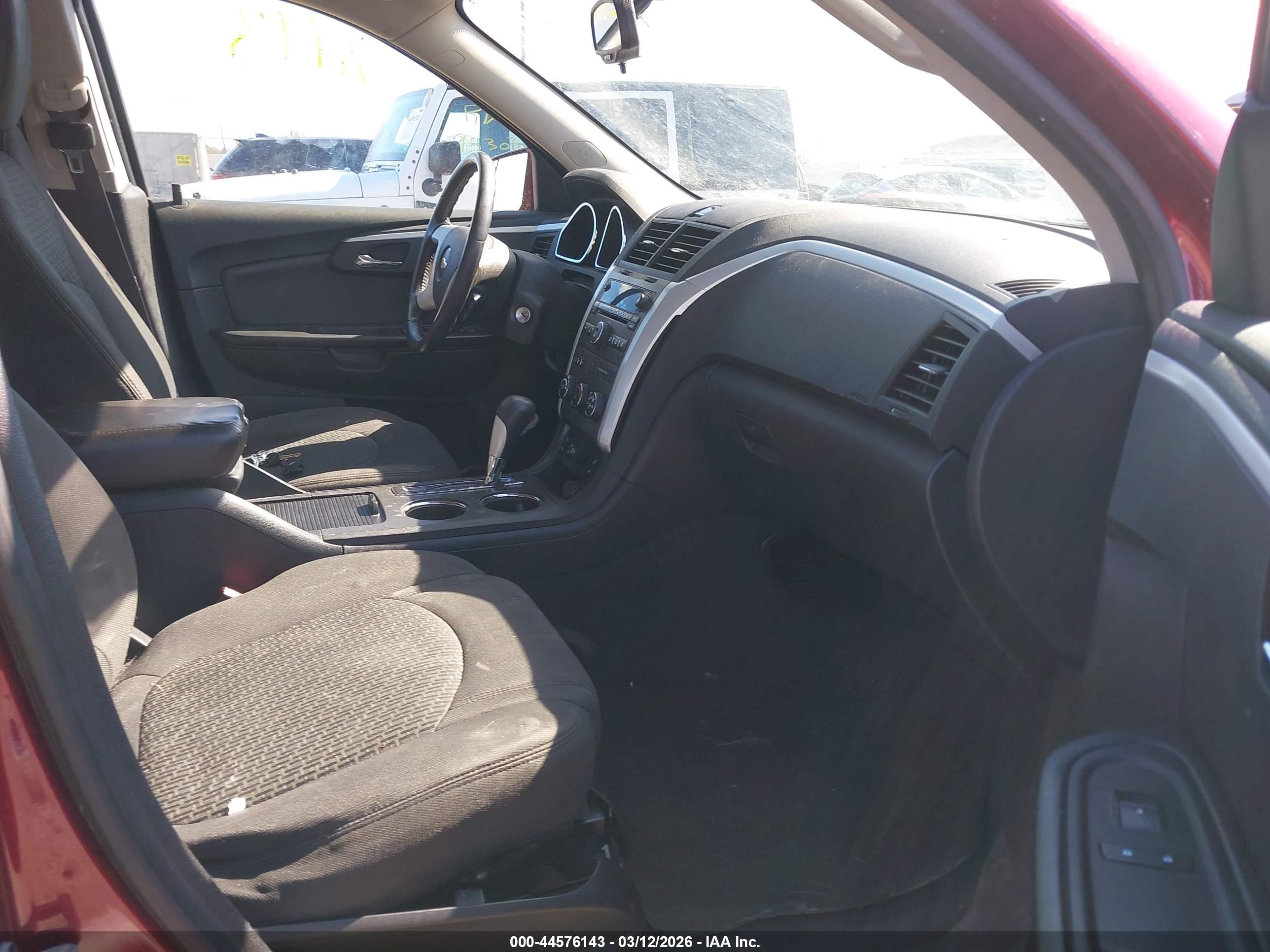 CHEVROLET TRAVERSE image 5