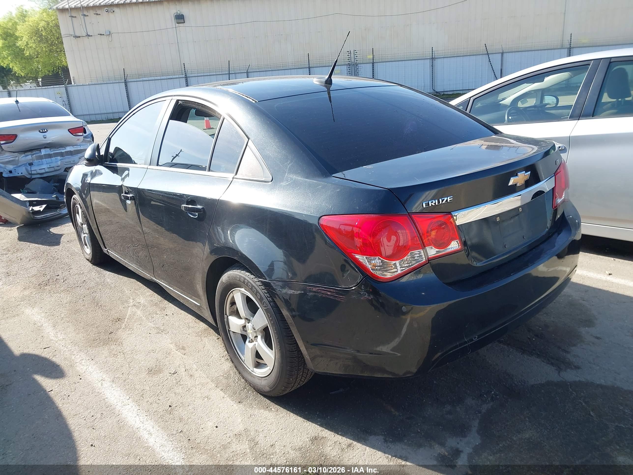 CHEVROLET CRUZE image 3