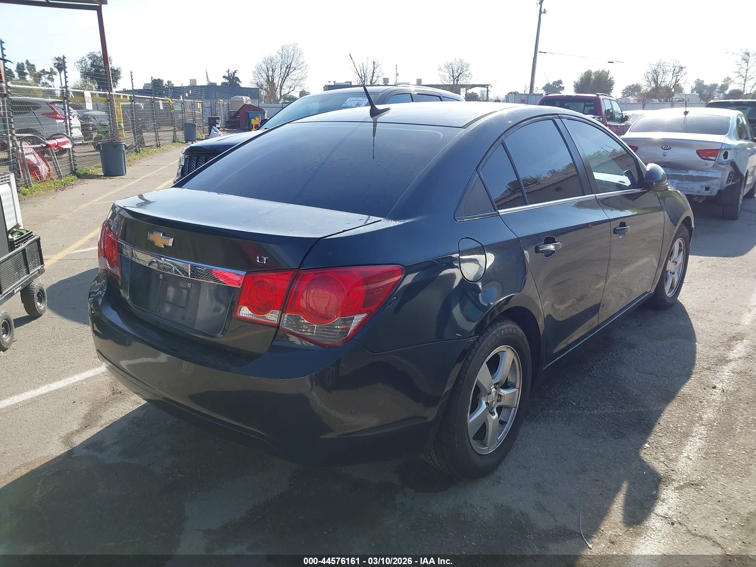 CHEVROLET CRUZE image 4