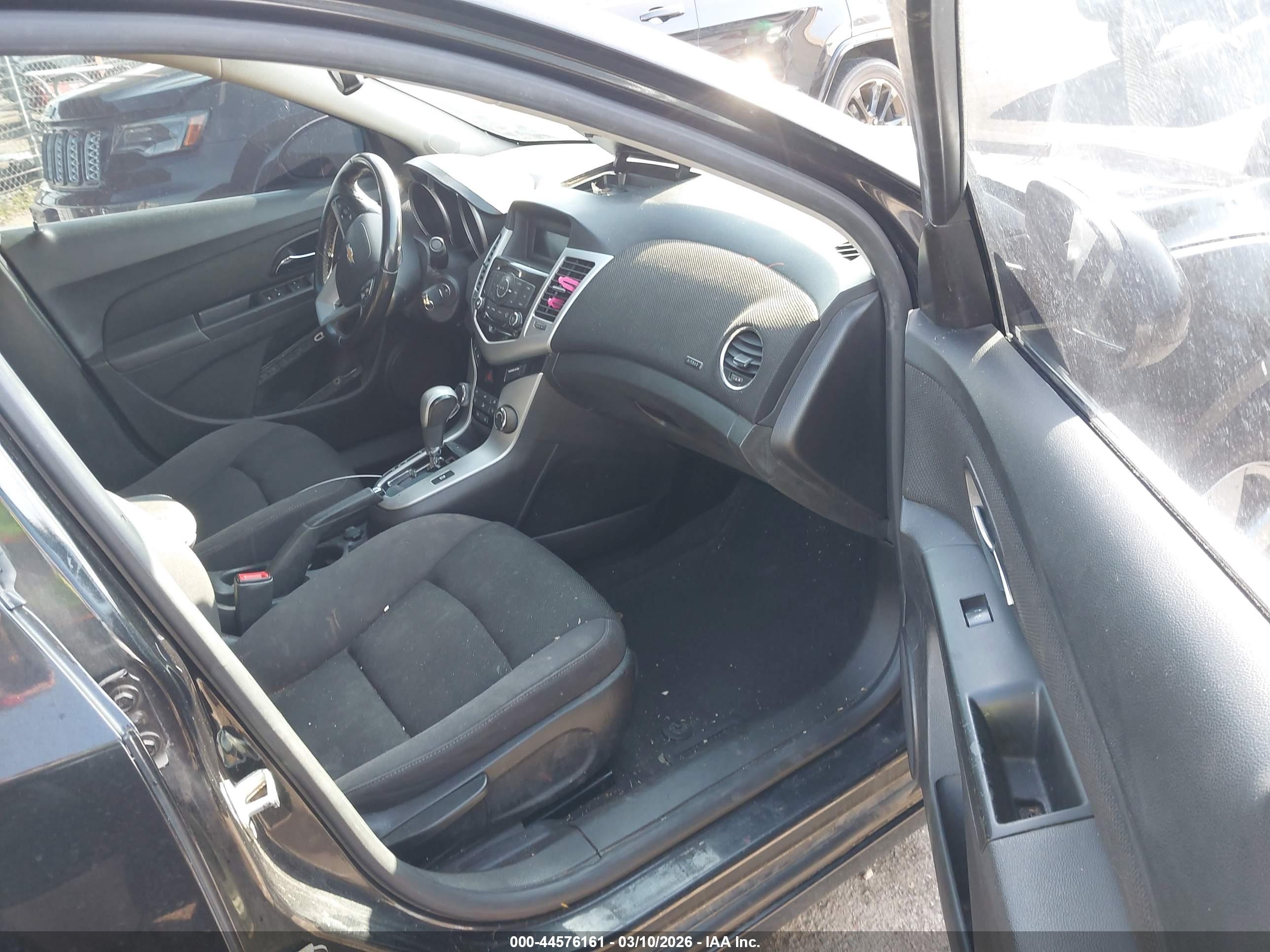 CHEVROLET CRUZE image 5