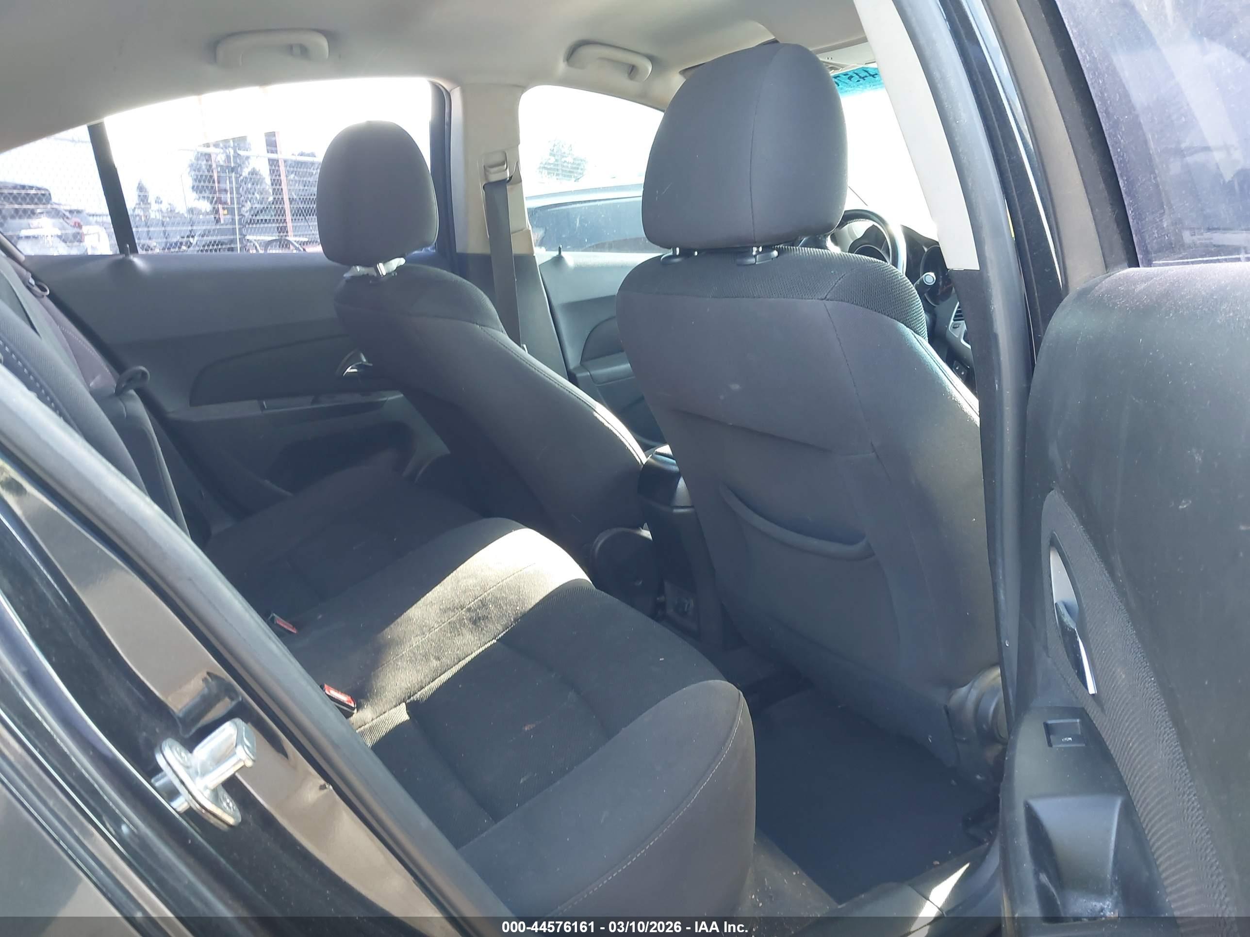 CHEVROLET CRUZE image 8