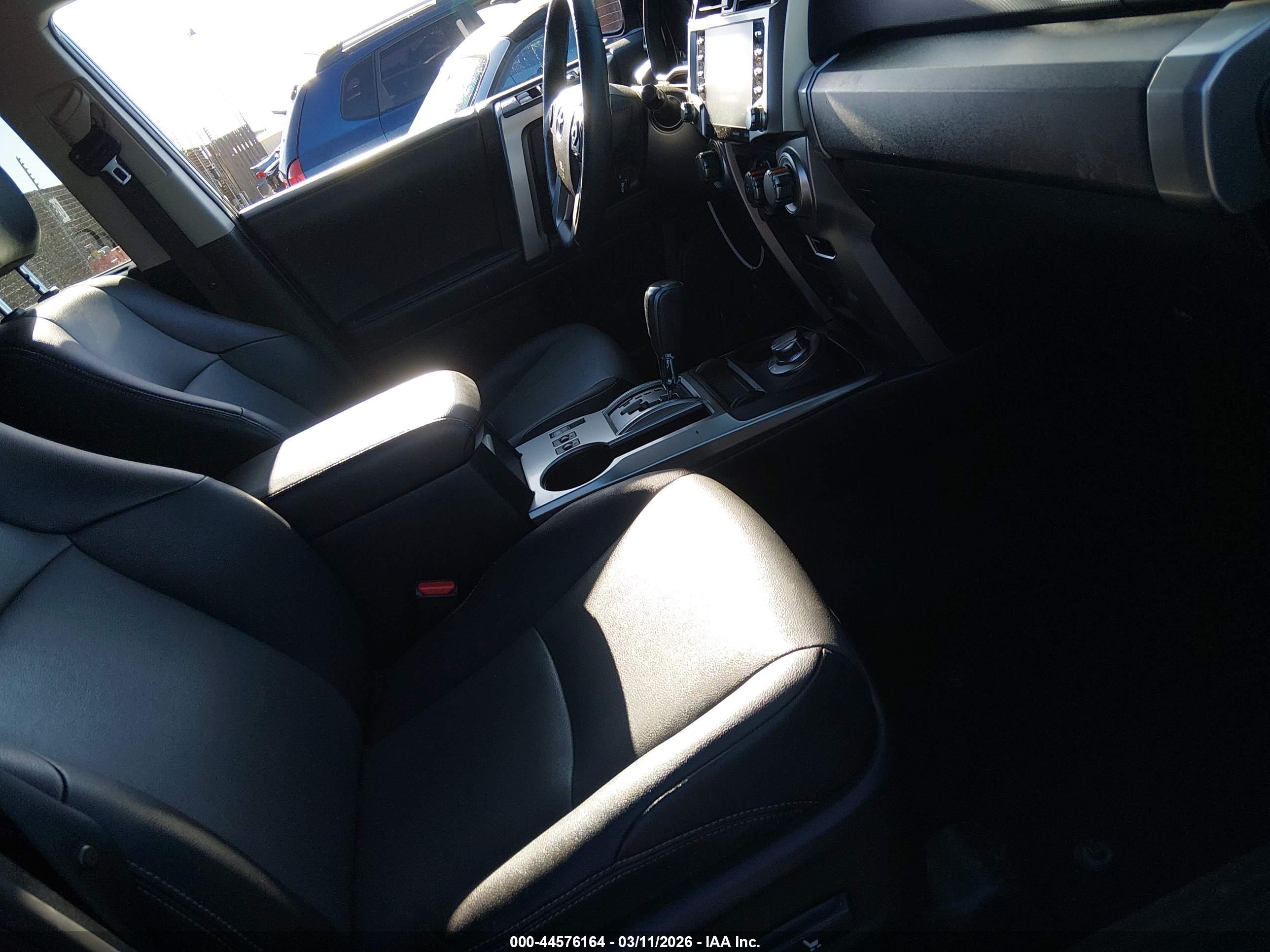 TOYOTA 4RUNNER image 5