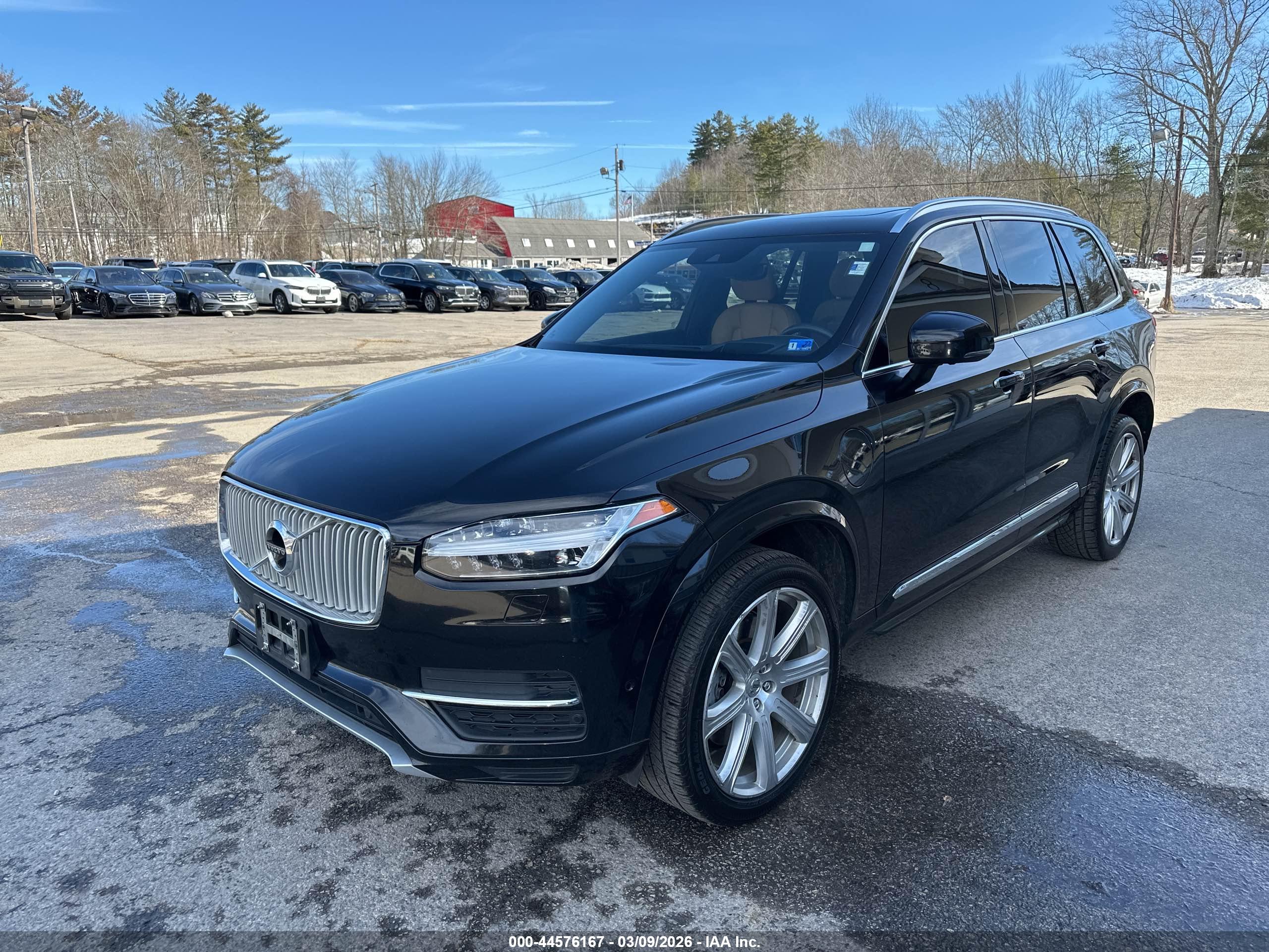 VOLVO XC90 image 2
