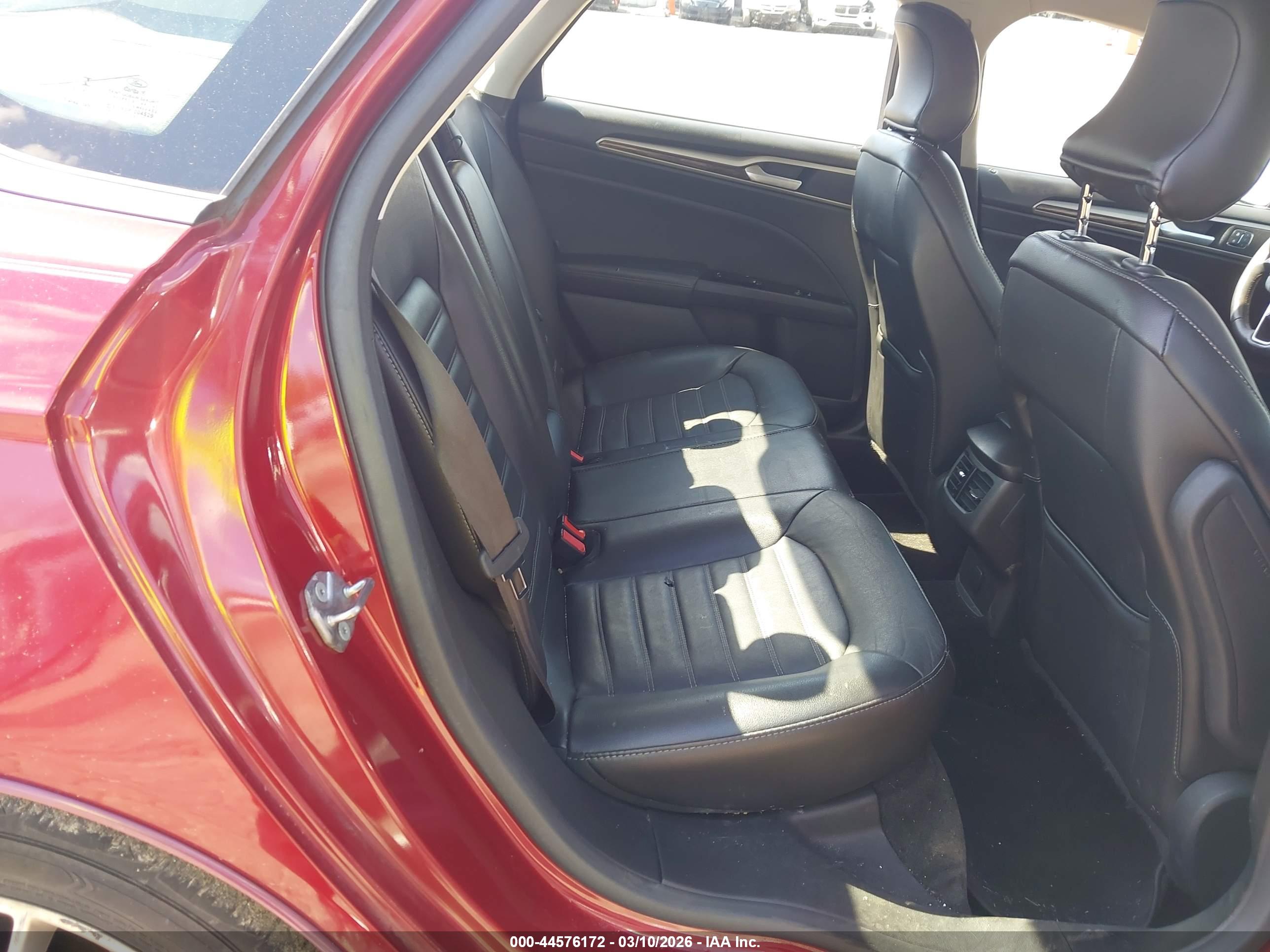 FORD FUSION image 8